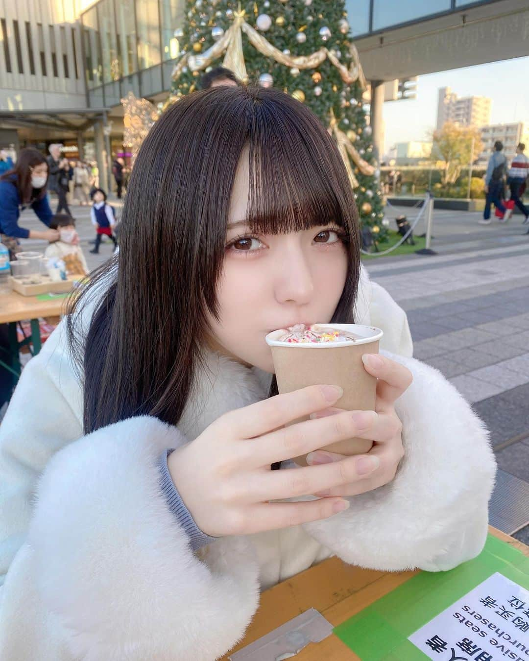 吉田芽梨奈のインスタグラム：「押上いったらクリスマスマーケットやってた！」