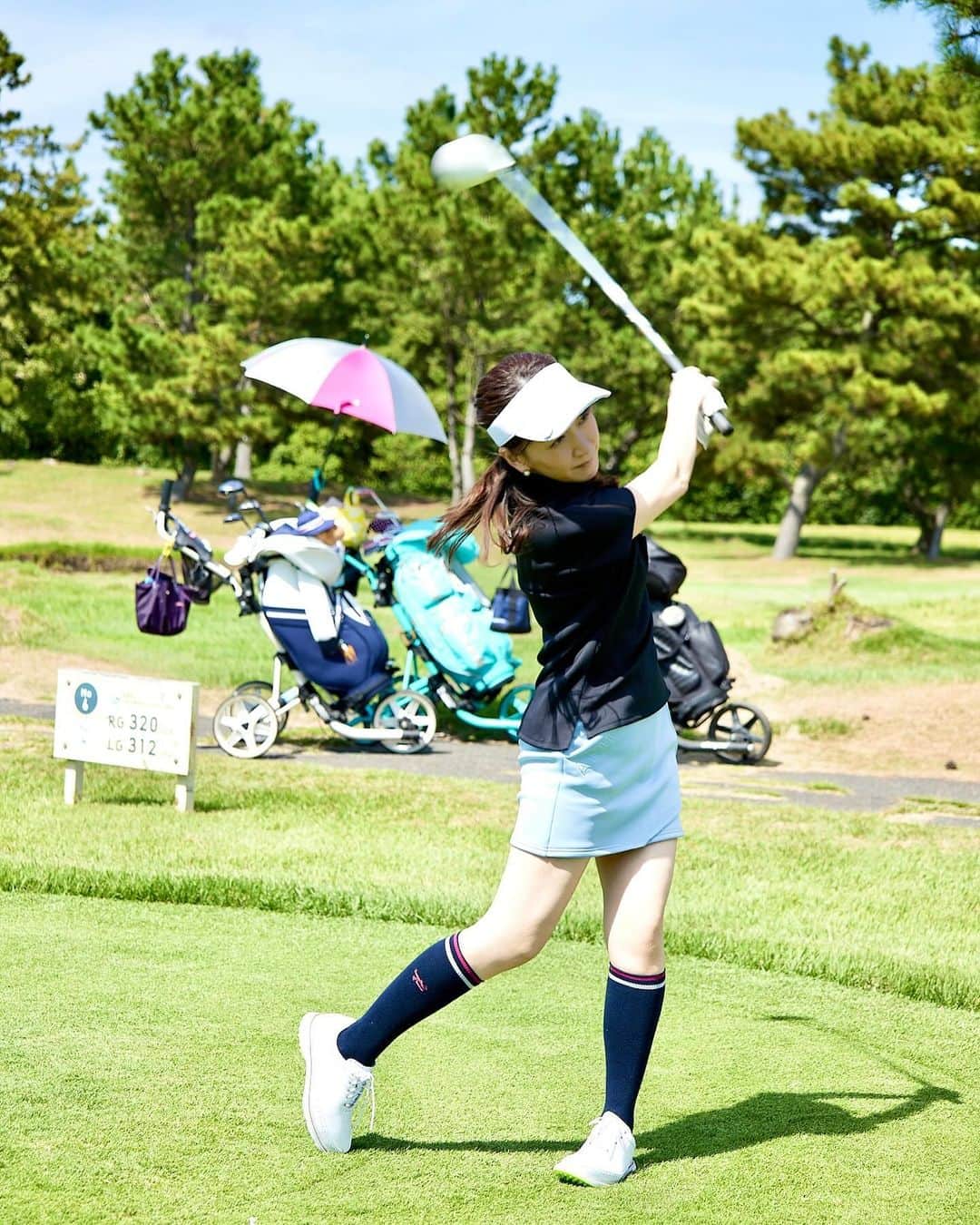 小倉星羅さんのインスタグラム写真 - (小倉星羅Instagram)「⛳️ Our [FAIR] WAY.  Special Round 2023 FALL& WINTER  初めてプロの方に撮っていただいたスイング🏌️‍♀️ @marinko5589   まだまだだけど、嬉しい🥹  フルスイングすると見える、スパイクの裏がお気に入り👟 ＿＿＿＿＿＿＿＿＿＿＿＿＿＿＿＿＿＿＿＿  どんなプレーも、どんなスタイルも、思うままに。 ただ必要なのは「 #ゴルフが好き 」という気持ちだけ。 ＿＿＿＿＿＿＿＿＿＿＿＿＿＿＿＿＿＿＿＿  10年前ぐらいにロサンゼルスではじめたゴルフ。 日本ではリゾートゴルファーだったけど、 今回機会をいただいてスイッチがはいりました🔥  とりあえず今年中に100切りします‼︎笑 （ちなみにベストは91）  上手くなって、またコンペに呼んでいただけますように👏 ＿＿＿＿＿＿＿＿＿＿＿＿＿＿＿＿＿＿＿＿  #adidas #adidasgolf  #golfwear #アディダスゴルフ #OURFAIRWAY #ずっとゴルフ #giftedbyadidas @adidasgolf  @adidastokyo」11月22日 22時51分 - seira_ogura