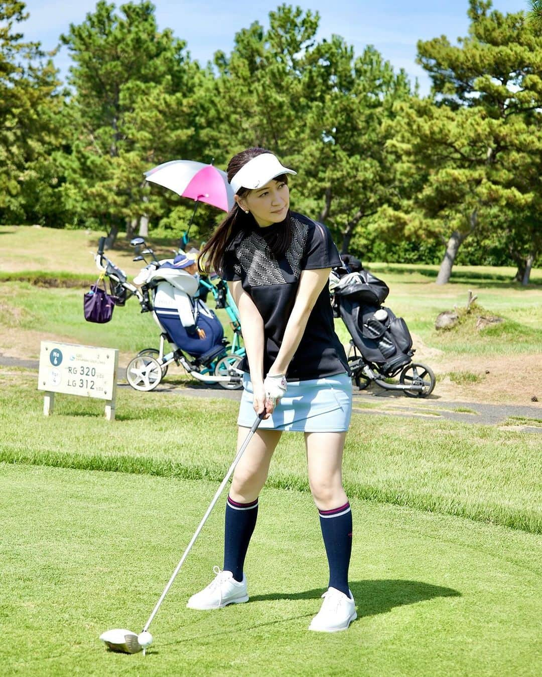 小倉星羅さんのインスタグラム写真 - (小倉星羅Instagram)「⛳️ Our [FAIR] WAY.  Special Round 2023 FALL& WINTER  初めてプロの方に撮っていただいたスイング🏌️‍♀️ @marinko5589   まだまだだけど、嬉しい🥹  フルスイングすると見える、スパイクの裏がお気に入り👟 ＿＿＿＿＿＿＿＿＿＿＿＿＿＿＿＿＿＿＿＿  どんなプレーも、どんなスタイルも、思うままに。 ただ必要なのは「 #ゴルフが好き 」という気持ちだけ。 ＿＿＿＿＿＿＿＿＿＿＿＿＿＿＿＿＿＿＿＿  10年前ぐらいにロサンゼルスではじめたゴルフ。 日本ではリゾートゴルファーだったけど、 今回機会をいただいてスイッチがはいりました🔥  とりあえず今年中に100切りします‼︎笑 （ちなみにベストは91）  上手くなって、またコンペに呼んでいただけますように👏 ＿＿＿＿＿＿＿＿＿＿＿＿＿＿＿＿＿＿＿＿  #adidas #adidasgolf  #golfwear #アディダスゴルフ #OURFAIRWAY #ずっとゴルフ #giftedbyadidas @adidasgolf  @adidastokyo」11月22日 22時51分 - seira_ogura