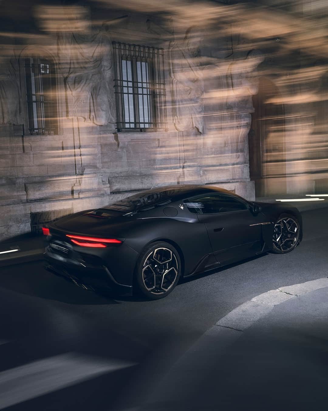 マセラティのインスタグラム：「An ultra-limited @maserati_fuoriserie creation designed to slice through the dark of night.⁣ MC20 Notte.⁣ #Maserati #MaseratiMC20」