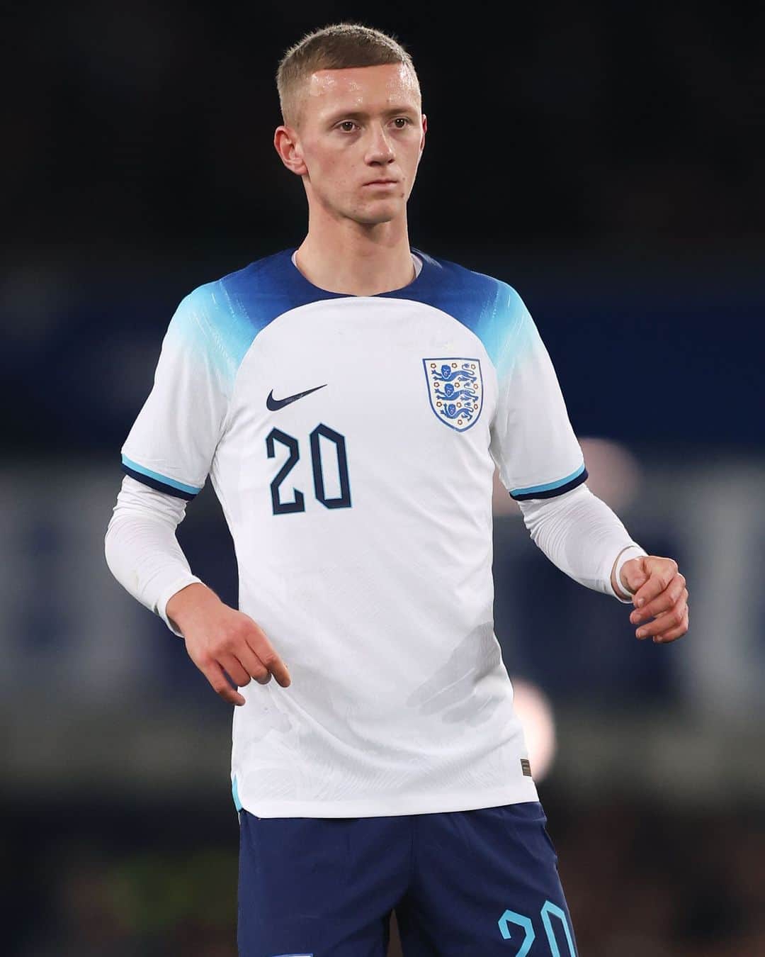 フラムFCのインスタグラム：「Three Lions look good on you, Jay! 🦁」