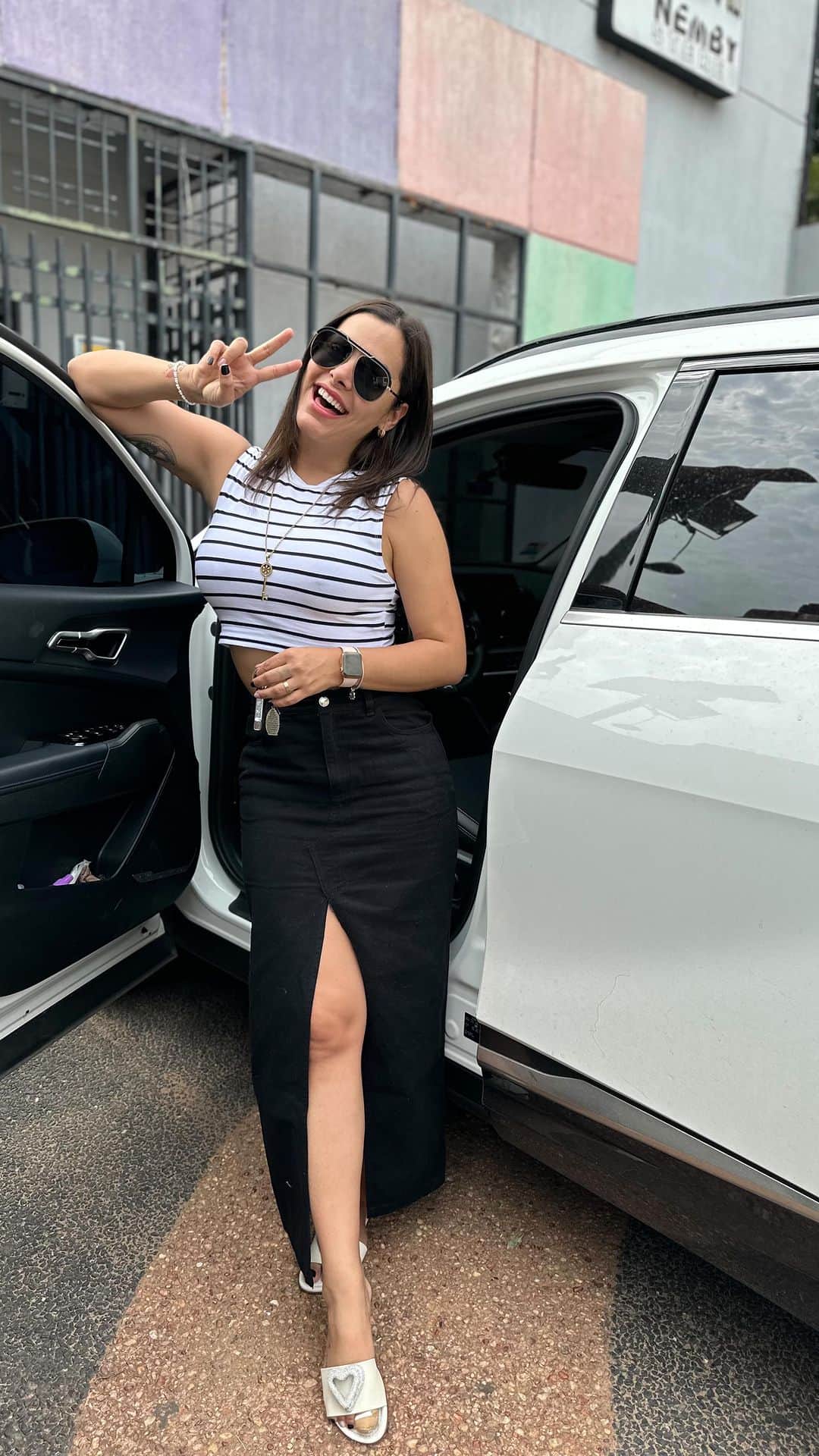 のインスタグラム：「Holis! Les cuento que hasta hoy tienen PROMO!! En @estaciones_bahia ⛽️ Bajamos hasta - Gs. - 900 en todos los combustibles!!   Yo ya aproveché por eso estamos con toda buena vibra 😍🥰 @estaciones_bahia」