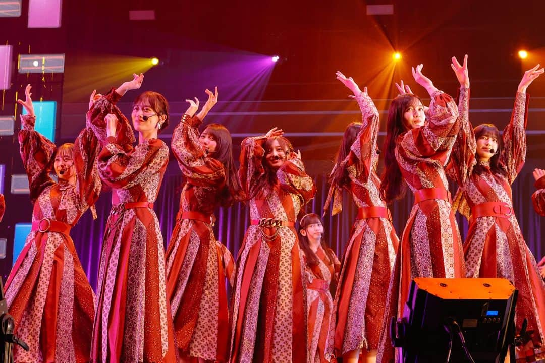 MTV Japanのインスタグラム：「【#VMAJ2023 LIVE ACT🎤】 「Best Group Video -Japan-」を受賞した、乃木坂46がステージに登場🎶  🎶Set List🎶  おひとりさま天国 Monopoly  放送&配信: 12/10(日)19時～ 詳細はプロフィールURLをチェック👀  撮影：上山陽介  #乃木坂46」