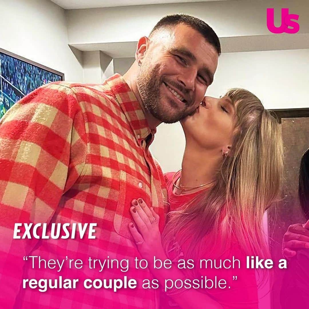 Us Weeklyのインスタグラム：「Taylor Swift and Travis Kelce are officially “in love,” a source tells Us. In our new cover story, we’re going inside their plans for the holidays and beyond with exclusive insight at the link in bio. (📸: Instagram)」
