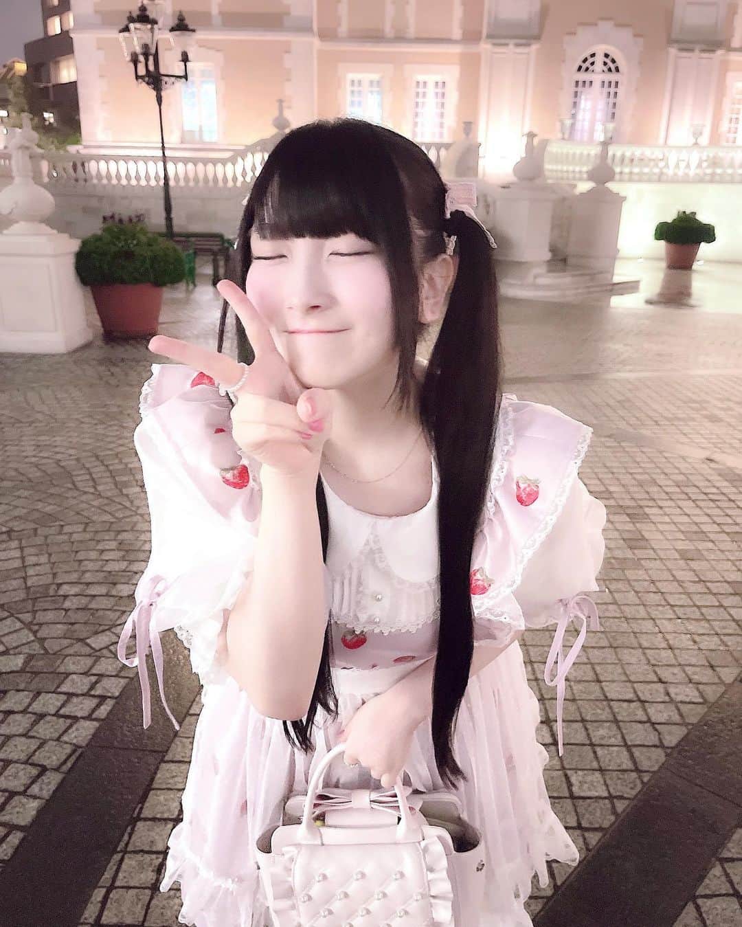 櫻井ももさんのインスタグラム写真 - (櫻井ももInstagram)「‪❤︎︎   #いいツインテールの日 🎀🎀  どんな髪型でも似合っちゃうももきゅんですが ツインテールをしてステージにあがると 更にきゅんぱわーが強くなるかんじがするんだぁ( *´ `)  みんなもツインテールももきゅん、すき？🩷   #ノイミー #きゅんかわ」11月22日 23時19分 - sakurai_momo_
