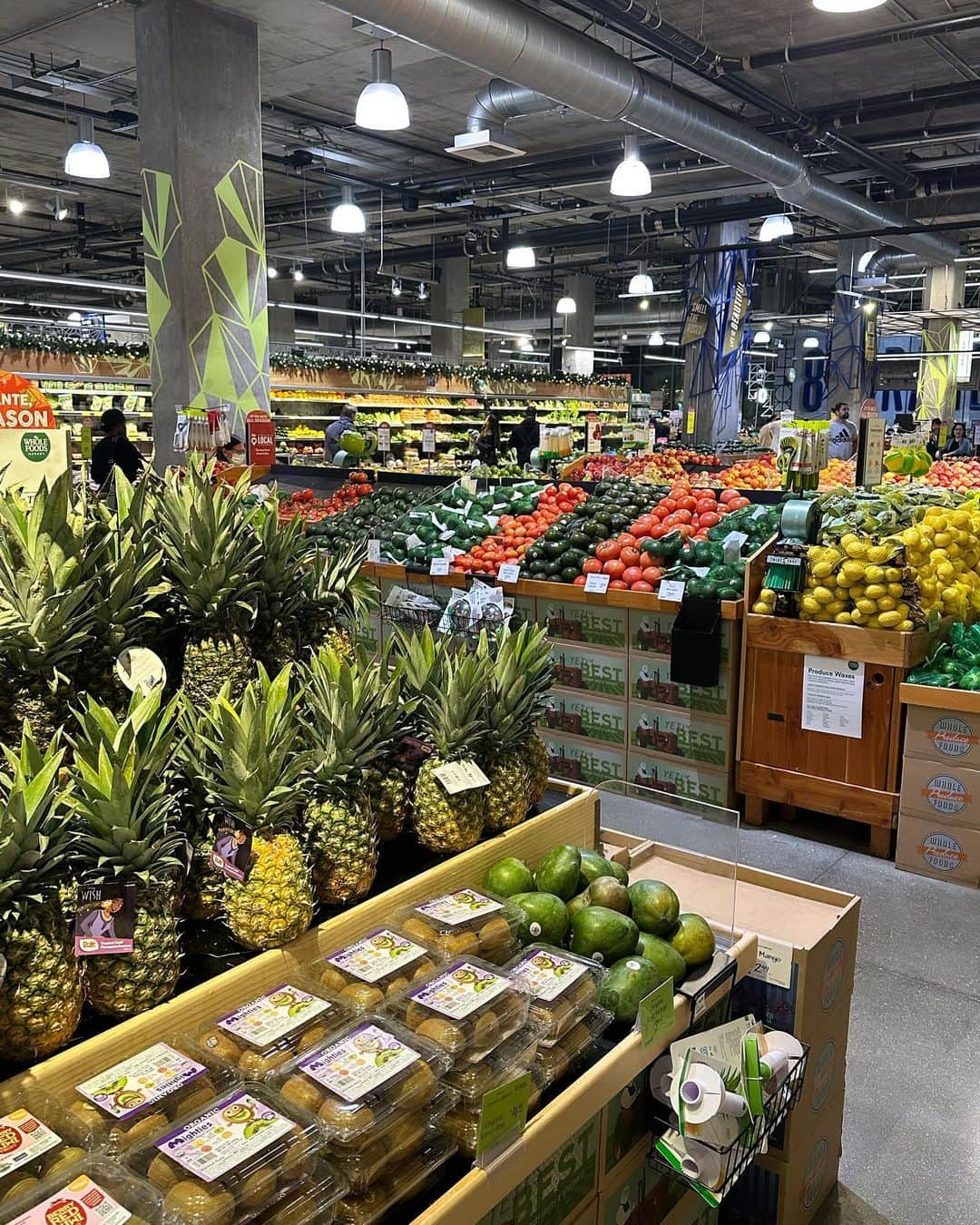 保﨑麗さんのインスタグラム写真 - (保﨑麗Instagram)「Whole Foods Market🤍 ロサンゼルス投稿はここまで🇺🇸💫  #ホールフーズ #ホールフーズマーケット #ロサンゼルス #WholeFoodsMarket #la #losangeles」11月22日 23時25分 - hozaki_rei