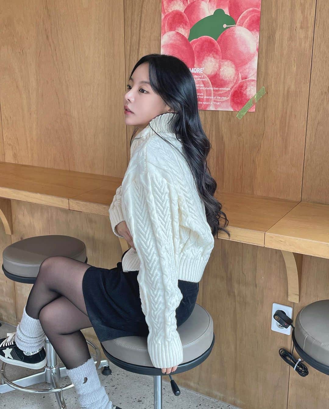 MeJiwooのインスタグラム：「엄청 엄청 추천하는 카페🤎 그리고 니트 집업도 왕추천..👉🏻👈🏻  프룩커피를 가신다면 마지막 사진의 프렌치 토스트를 꼭 드셔보세요🤤  소금에 찍어먹는 단짠단짠 설탕 코팅 토스트..짱 조아..✨  #프룩커피 #담양카페」