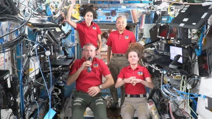 国際宇宙ステーションのインスタグラム：「Whether your turkey is secure on the dining table or floating around in space, Happy #Thanksgiving from our crew to yours!   Aboard the International Space Station, NASA astronauts Jasmin Moghbeli and Loral O’Hara along with ESA (European Space Agency) astronaut Andreas Mogensen and JAXA (Japan Aerospace Exploration Agency) astronaut Satoshi Furukawa shared their thoughts about spending Thanksgiving in space and some of the foods they plan to enjoy while in orbit.   Credit: NASA  #astronauts #nasa #esa #jaxa #International #Space #Station #Orbit #thanksgiving」