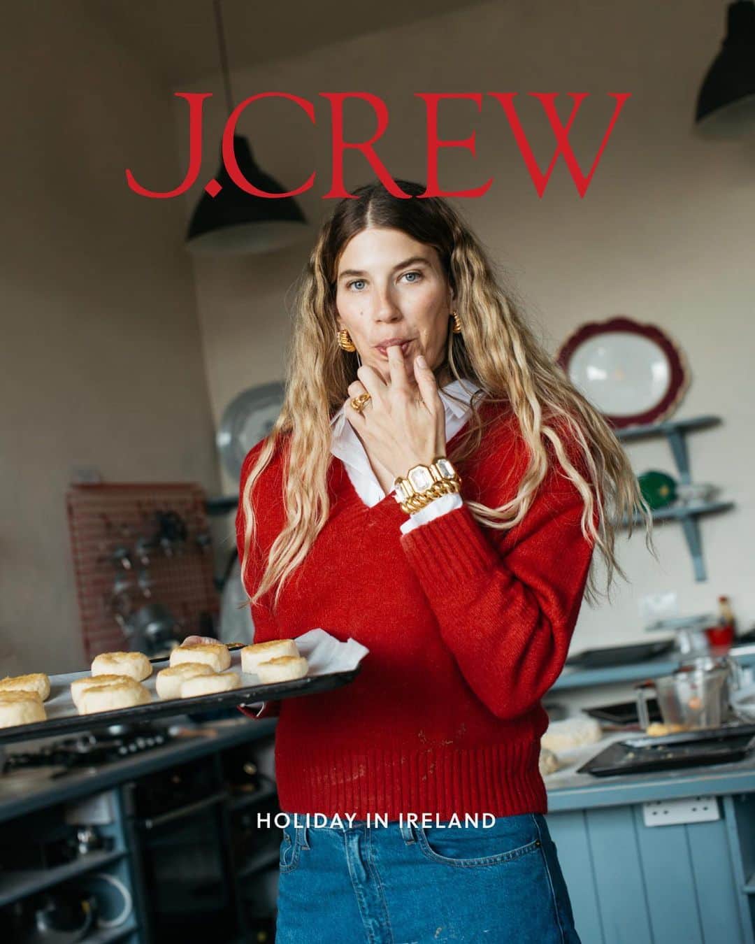 のインスタグラム：「MIND YOUR MANORS | Inside our great Irish bake-off at the world-famous @ballymaloecookeryschool, where we learned how to make scones and raspberry tarts… A real treat!」