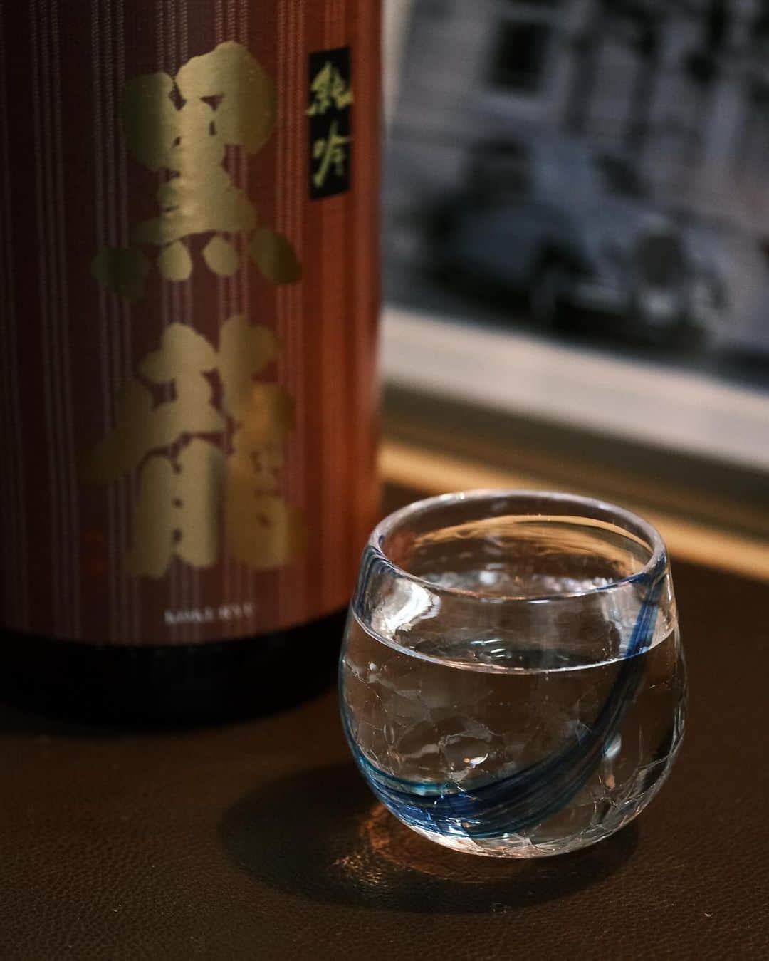 角田美喜のインスタグラム：「黒龍は本当に美味しい日本酒です🍶明日は感謝の日。感謝の気持ちで冷で晩酌です🫡 #日本酒好き  #黒龍」