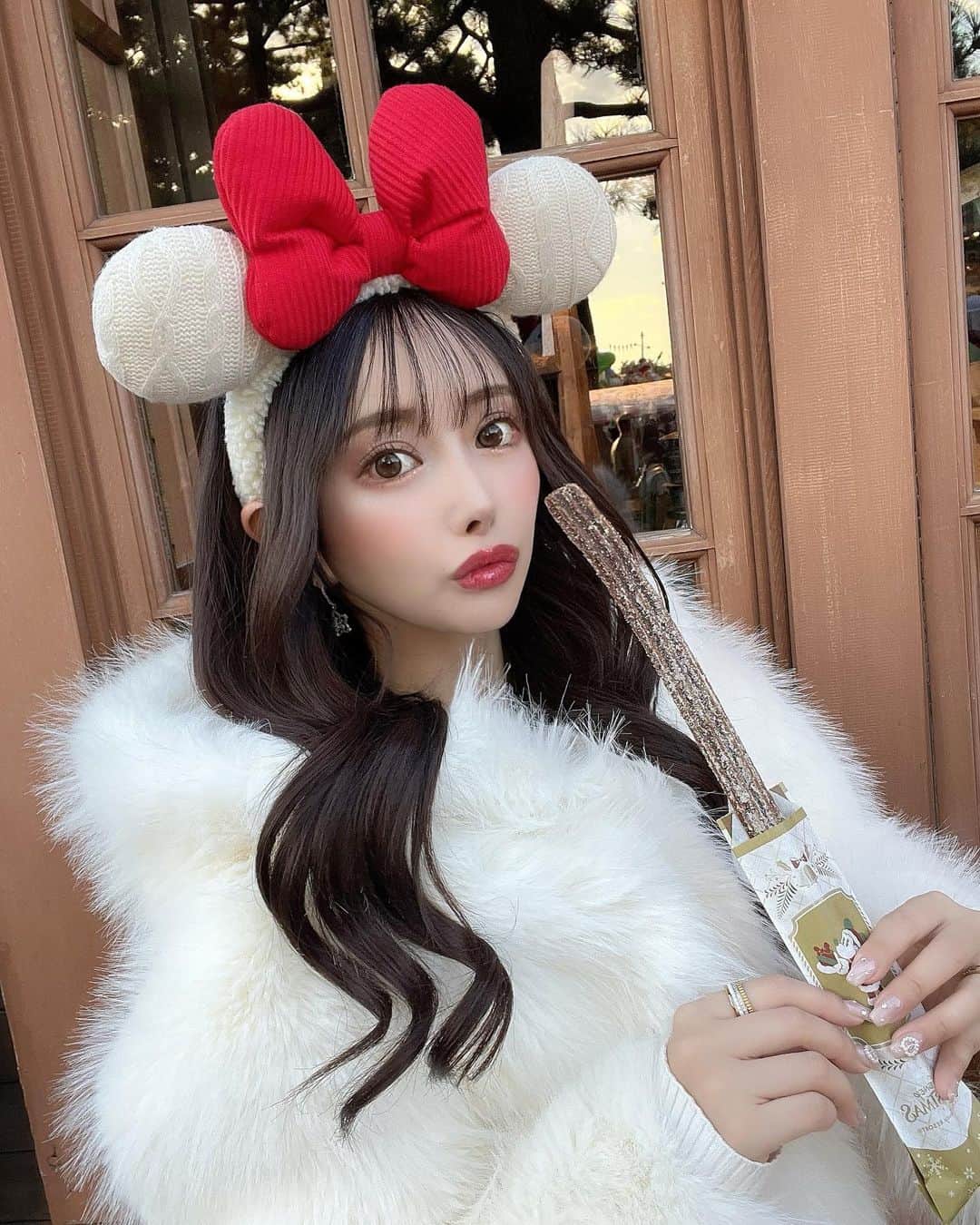 SHIHOのインスタグラム：「. . Christmas disney🎄🪅🐭 . チョコレートチュロス🍫美味しすぎた🤍🤍 . . .」
