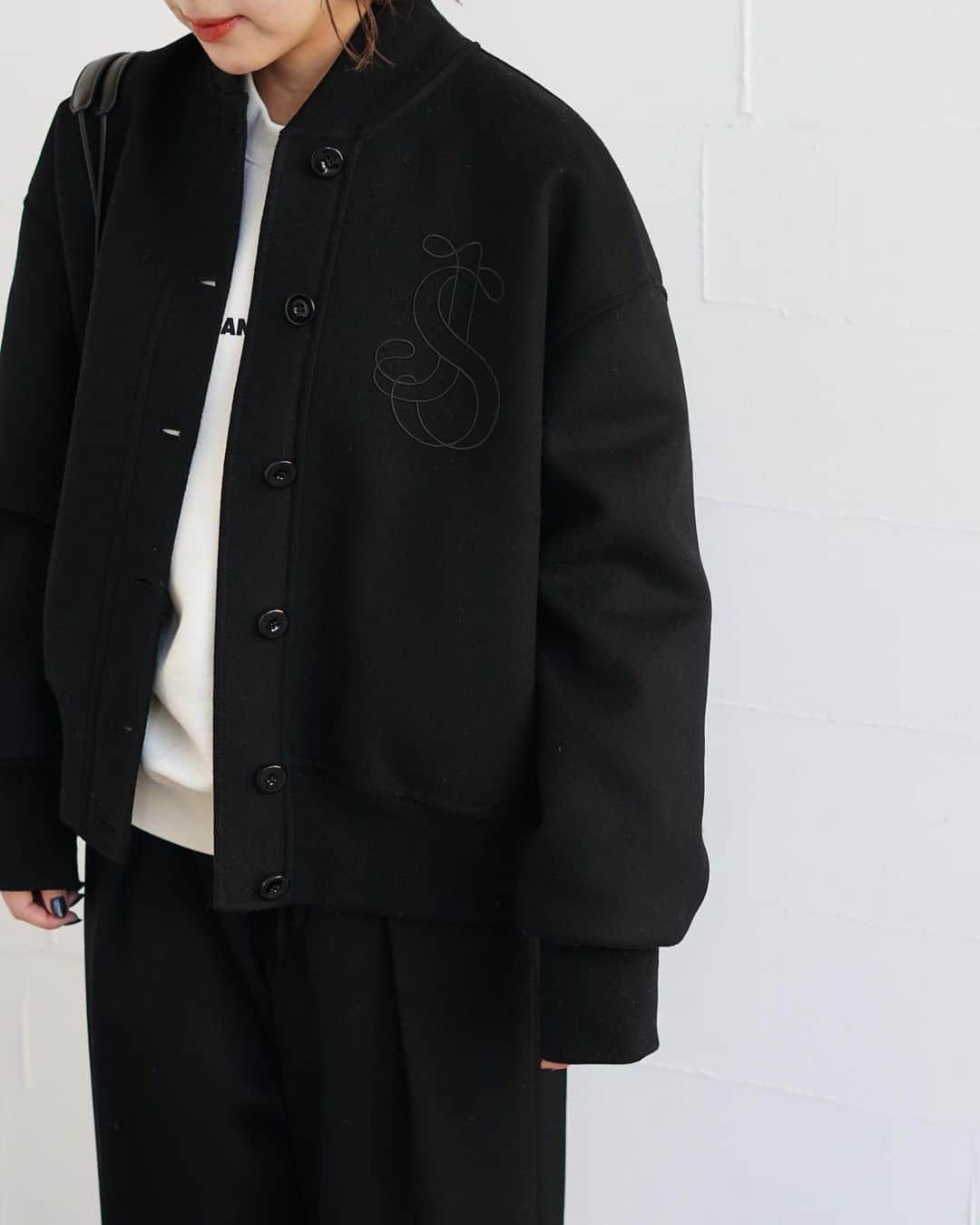 【ANN DE ARKのインスタグラム：「JIL SANDER  BLOUSON 01 DB EMB ￥456,500(tax in)  ⁡ ⁡ 詳しくはオフィシャルサイト【ARKnets】にて。 ■商品や通信販売に関しまして ご不明な点がございましたらお気軽にお問い合わせください。 ———————————— オフィシャルサイトの在庫と店頭在庫は共有しております。 商品に関しましては、お気軽にコメントや店舗までお問い合わせください。 ⬇︎⬇︎⬇︎ @ann_de_ark  @arknets_official ⁡ #fashion #栃木 #宇都宮 #ショップ #セレクトショップ　#arknets #anndeark #jilsander  -———————————」