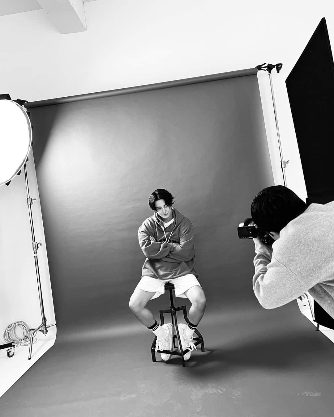 キム・ボムさんのインスタグラム写真 - (キム・ボムInstagram)「Open When you….  - 2024 Season’s Greetings 🔜」11月22日 15時26分 - k.kbeom