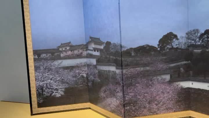 三木道三のインスタグラム：「杉本博司さんの「本歌取り 東下り」観てきた。  写真家、現代美術作家、建築家、演出家、文化功労者、日本芸術院会員。東京及びニューヨークを活動の拠点としている。  日本美術をすんごいクリエティブに応用する天才写真家・アーティストさん！  素晴らしかった。  #アート  #現代アート  #杉本博司 #hiroshisugimoto」