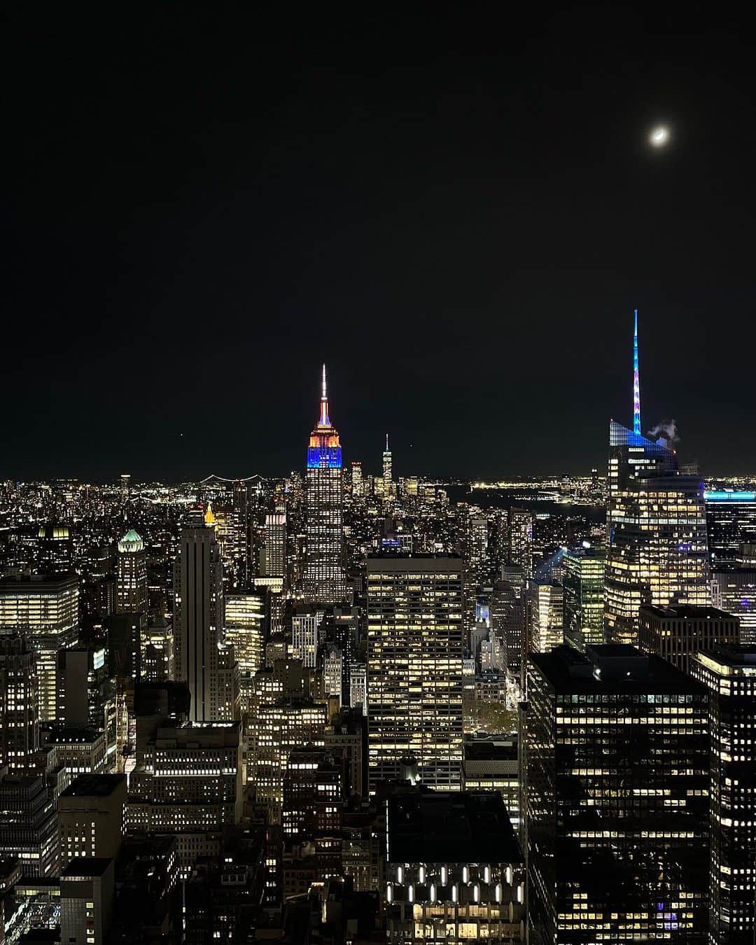 HIYORIのインスタグラム：「OMG....😭✨ #topoftherock」
