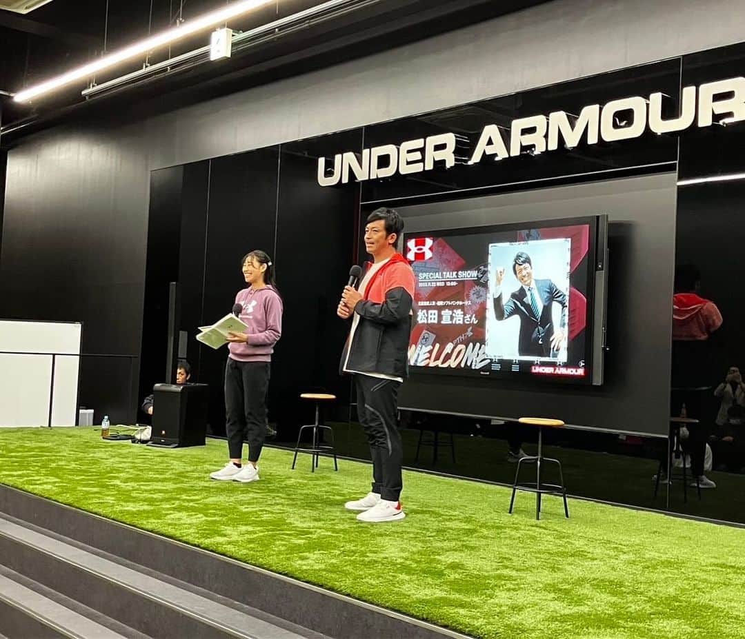 松田宣浩のインスタグラム：「アンダーアーマー2024年秋冬展示会のイベントに参加してきました‼️めちゃめちゃカッコいいのいっぱいありました、期待大‼️TEAMアンダーアーマー‼️  #PR」