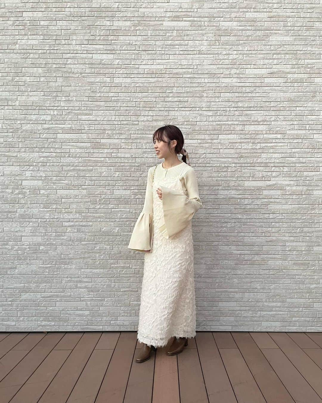 SM2olohuone LUMINE立川店さんのインスタグラム写真 - (SM2olohuone LUMINE立川店Instagram)「Atelier Blanc -Hiver 2023-  この冬、質感やシルエットで おしゃれをお楽しみいただける『Atelier Blanc』が登場！ 色展開がオフホワイトのみ、 素材感のバリエーション豊富な 今シーズンならではなラインナップとなっております。 シーズンムードを更に盛り上げてくれる ’’ BLANC ’’スタイルをぜひお楽しみください♡  ⠀ ⠀ ⠀ ⠀⠀ ⠀  ┈ ┈ ┈ ┈ ┈ ┈ ┈ ┈ ┈ ┈ ┈ ┈ ┈ ┈ ┈ ┈ ┈⠀  ⠀ ⠀ ⠀ ⠀⠀ ⠀ ⠀  ⠀ ⠀   CAN BLACK FRIDAY 好評開催中‼︎  ⠀ ♦︎CAN Chum Card 20%還元 (全アイテム対象) 開催日:11/16(木)-11/26(日)  例えば… お買い上げ金額¥10.000→¥2.000分のポイント付与 お次のお買い物でご利用いただけます‼︎ ⠀ ⠀ ⠀ ⠀⠀ ⠀ ⠀  ⠀ ⠀  ┈ ┈ ┈ ┈ ┈ ┈ ┈ ┈ ┈ ┈ ┈ ┈ ┈ ┈ ┈ ┈ ┈⠀⠀ ⠀ ⠀  ⠀ ⠀⠀  ⠀ ⠀ ⠀⠀⠀  ⠀ ⠀⠀ ⠀ ⠀ ⠀⠀ ⠀  #techichi #テチチ #オフィスコーデ #オフィスカジュアル #お仕事を楽しく #リバティー #オンコーデ #通勤コーデ #通勤スタイル #通勤服 #OLコーデ #大人カジュアル #お仕事コーデ #働く女性 #オトナ女子 #オンオフ兼用 #秋トレンド  #秋コーデ #canshopig #go5_lumitachi #fashion #spring #me #feminine #フェミニン #フェミニンコーデ #デート服 #冬コーデ #冬トレンド」11月22日 15時56分 - sm2olohuone_lumine