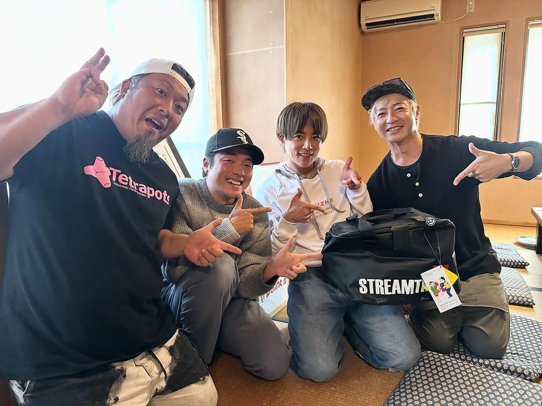 杉浦太陽さんのインスタグラム写真 - (杉浦太陽Instagram)「TFC(タレントフィッシングカップ)in 長崎🎣 チーム優勝🏆大物個人賞🏆個人戦3位でした✨  2009年から始まったTFC🐟　 歴史も釣り仲間も深まってきました✨ 長崎県で釣り大会まで出来たのが感慨深いし、 主催のつるの剛士先輩に感謝です✨✨✨  96センチのサワラも釣れたし🐟 最高の釣り大会でした！来年の大会も楽しみです✨✨✨  @sugiurataiyou_official  #TFC #タレントフィッシングカップ2023 #つるの剛士　 #紘毅  #モンゴル800  #高里悟 #釣りよかでしょう #釣りいろは #ハイサイ探偵団  #そらなさゆり  #村越正海」11月22日 16時02分 - sugiurataiyou_official