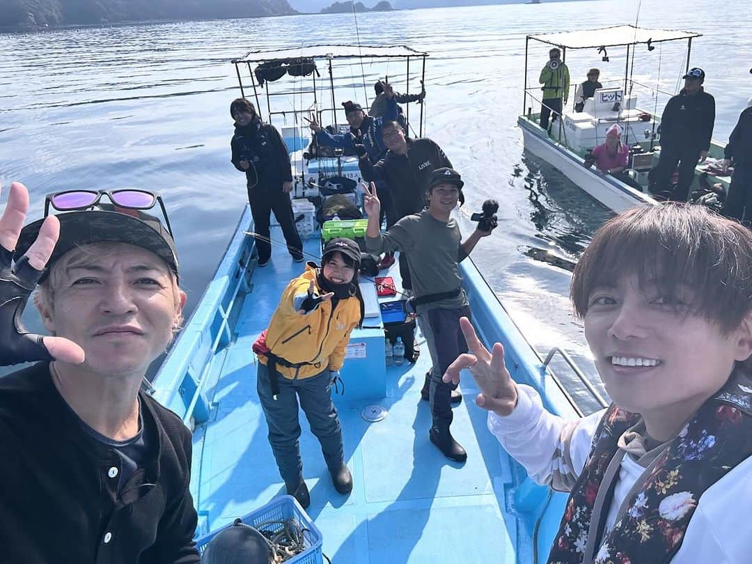 杉浦太陽さんのインスタグラム写真 - (杉浦太陽Instagram)「TFC(タレントフィッシングカップ)in 長崎🎣 チーム優勝🏆大物個人賞🏆個人戦3位でした✨  2009年から始まったTFC🐟　 歴史も釣り仲間も深まってきました✨ 長崎県で釣り大会まで出来たのが感慨深いし、 主催のつるの剛士先輩に感謝です✨✨✨  96センチのサワラも釣れたし🐟 最高の釣り大会でした！来年の大会も楽しみです✨✨✨  @sugiurataiyou_official  #TFC #タレントフィッシングカップ2023 #つるの剛士　 #紘毅  #モンゴル800  #高里悟 #釣りよかでしょう #釣りいろは #ハイサイ探偵団  #そらなさゆり  #村越正海」11月22日 16時02分 - sugiurataiyou_official