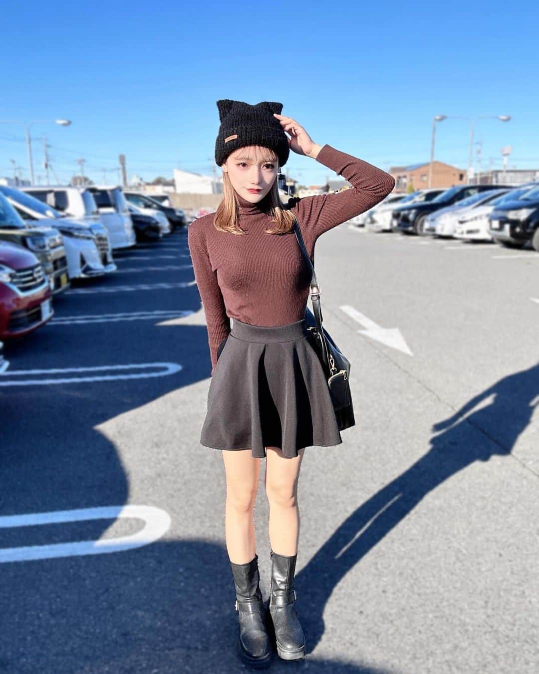 YUINAのインスタグラム：「この帽子気に入った🐈‍⬛ෆ˚*」