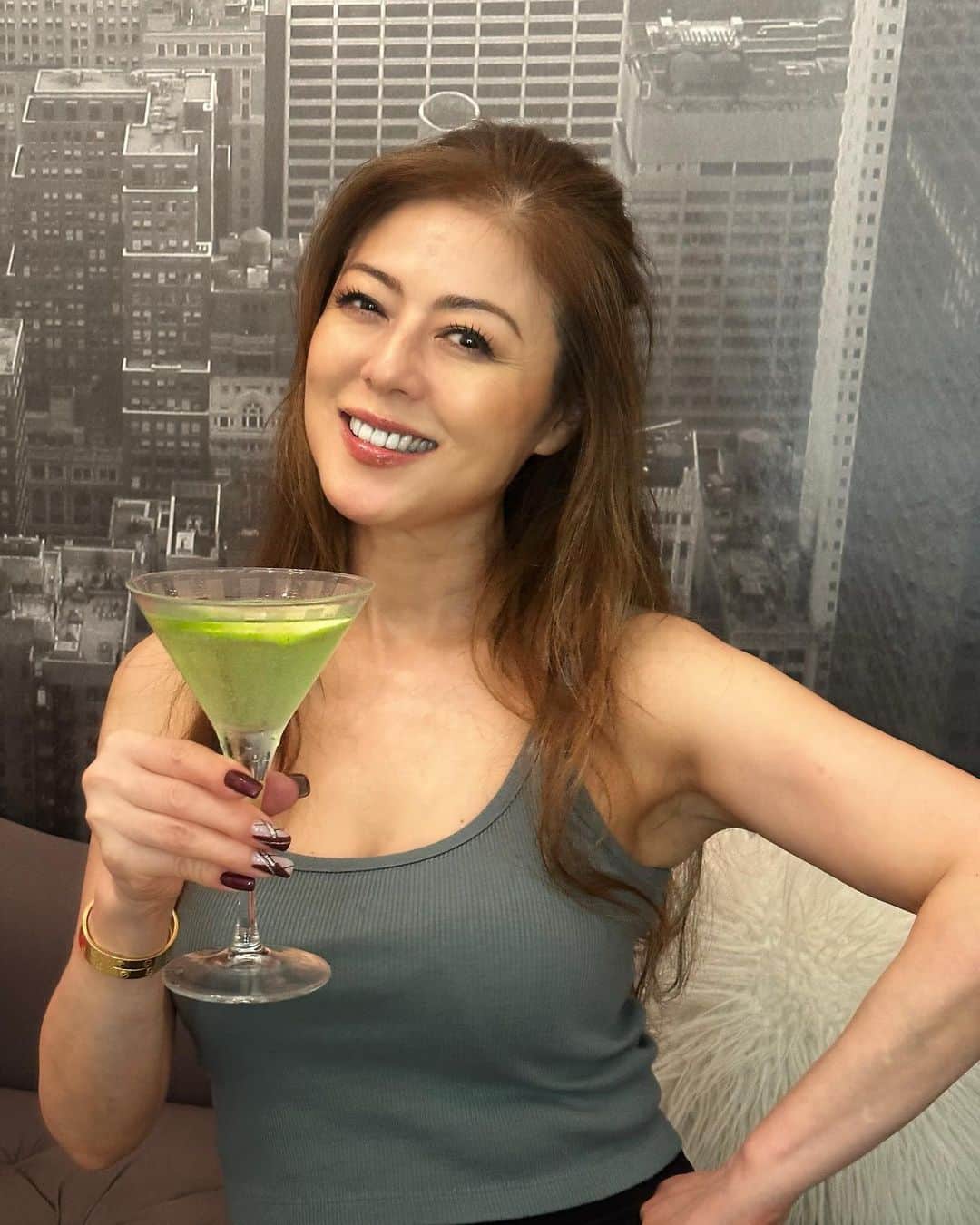 武田久美子のインスタグラム：「. インスタライブ後の美味しかったApple martini 😋❣️ また来月に行う予定です。 決まりましたらお知らせさせて頂きますね💜💜💜  #martini #applemartini」
