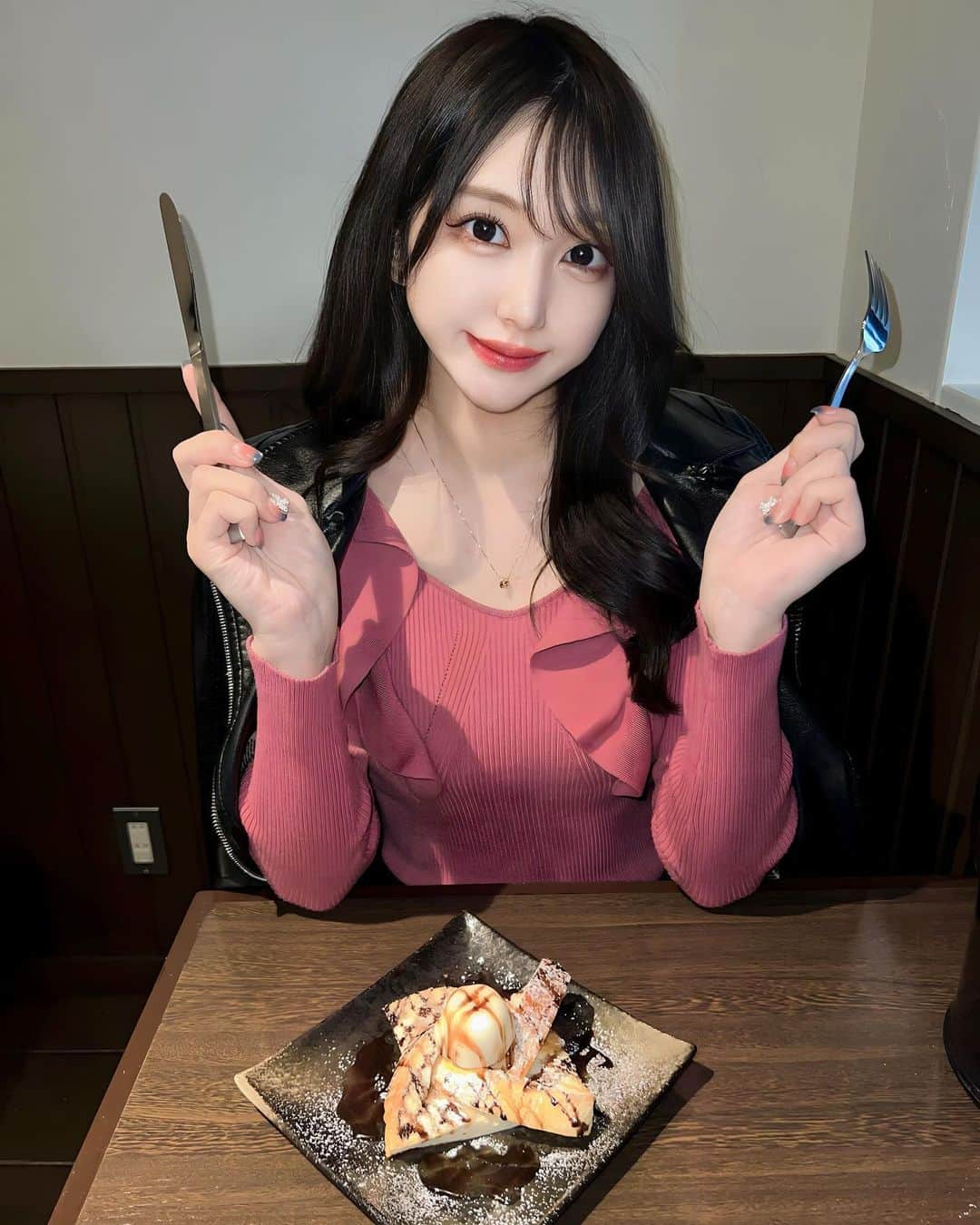 雛咲のあのインスタグラム：「. . スープカレー忍者さん🥷💖にて @soupcurry_ninja  @kikuzou951  . . デザート部門🥰❤️ 手裏剣=͟͟͞͞  フレンチトースト🍞❤️✨ . . 形からしてもう映える🥹💖 かわいいー💖💖 チョコ プレーン イチゴ味があったよー🫶 私はチョコ味😊 . . ぜひ行ってみてください💓 . . 雛咲のあ.」
