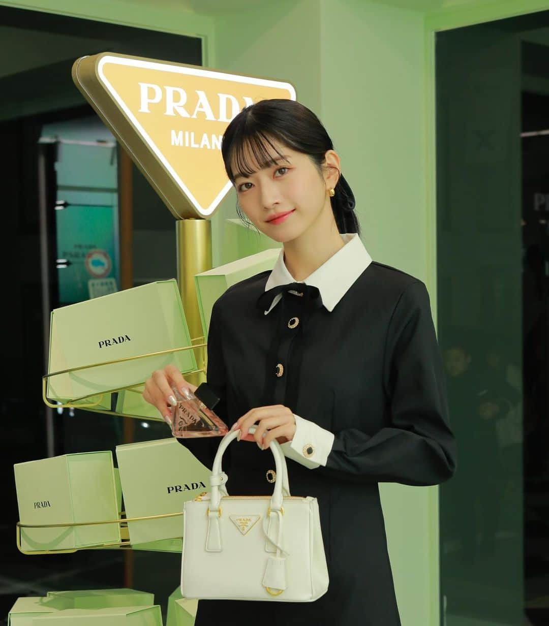 小室安未さんのインスタグラム写真 - (小室安未Instagram)「@pradabeauty   表参道にオープンした「PRADA BEAUTY TOKYO」🎀 新フレングランス"パラドックス" きゅんとする香り、かわいさでした^ ^  @prada  #PR #prada#PradaBeauty#PradaParadoxe#プラダパラドックス」11月22日 16時11分 - ami_komuro