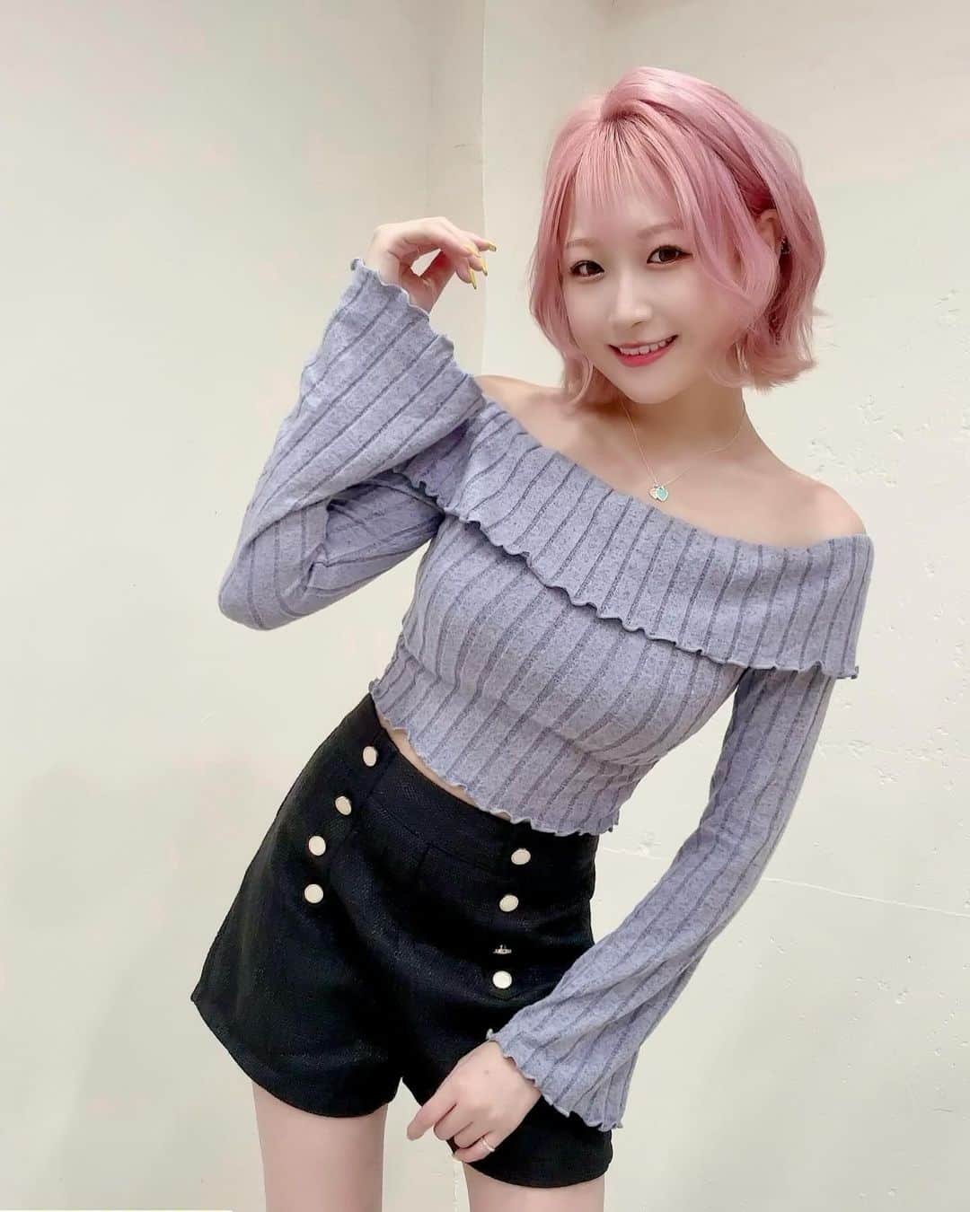 羽音朱ジュリィ（山本朱莉）のインスタグラム