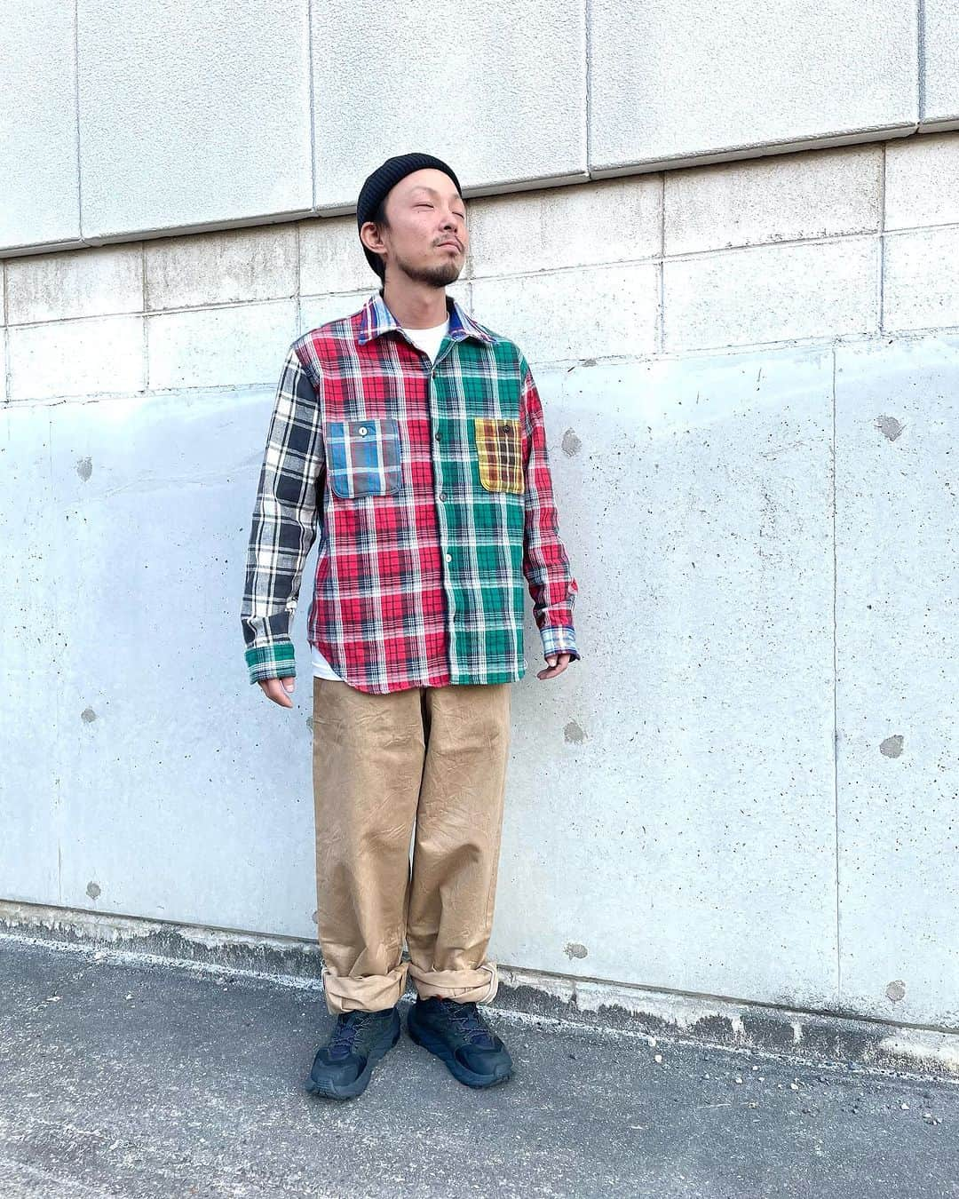 BIG JOHNさんのインスタグラム写真 - (BIG JOHNInstagram)「【Heavy Weight Flannel Crazy 】 過去に使用した生地を各パーツに配した、クレージーパターンのネルシャツを数量超限定で作りました。 公式オンランショップ限定商品です。 MS001CZ-SP サイズ:M,L 価格:27,500円（税込）  近日発売です。 お楽しみに！  matsu  @bigjohnjeans  @bigjohnshop  @bigjohntokyo  @bigjohnosaka  #bigjohn #bigjohnjeans #ビッグジョン #okayama #kurashiki #kojima #ジーンズ #デニム #denim #fashion #ootd #jeans #love #madeinjapan #flannelshirt  #japan  #model #国産 #アメカジ  #ブーツカット  #クラボウ #伝統 #革新#育てるジーンズ#新潟  #新潟県 #アメカジ男子#ボタン」11月22日 16時37分 - bigjohnjeans