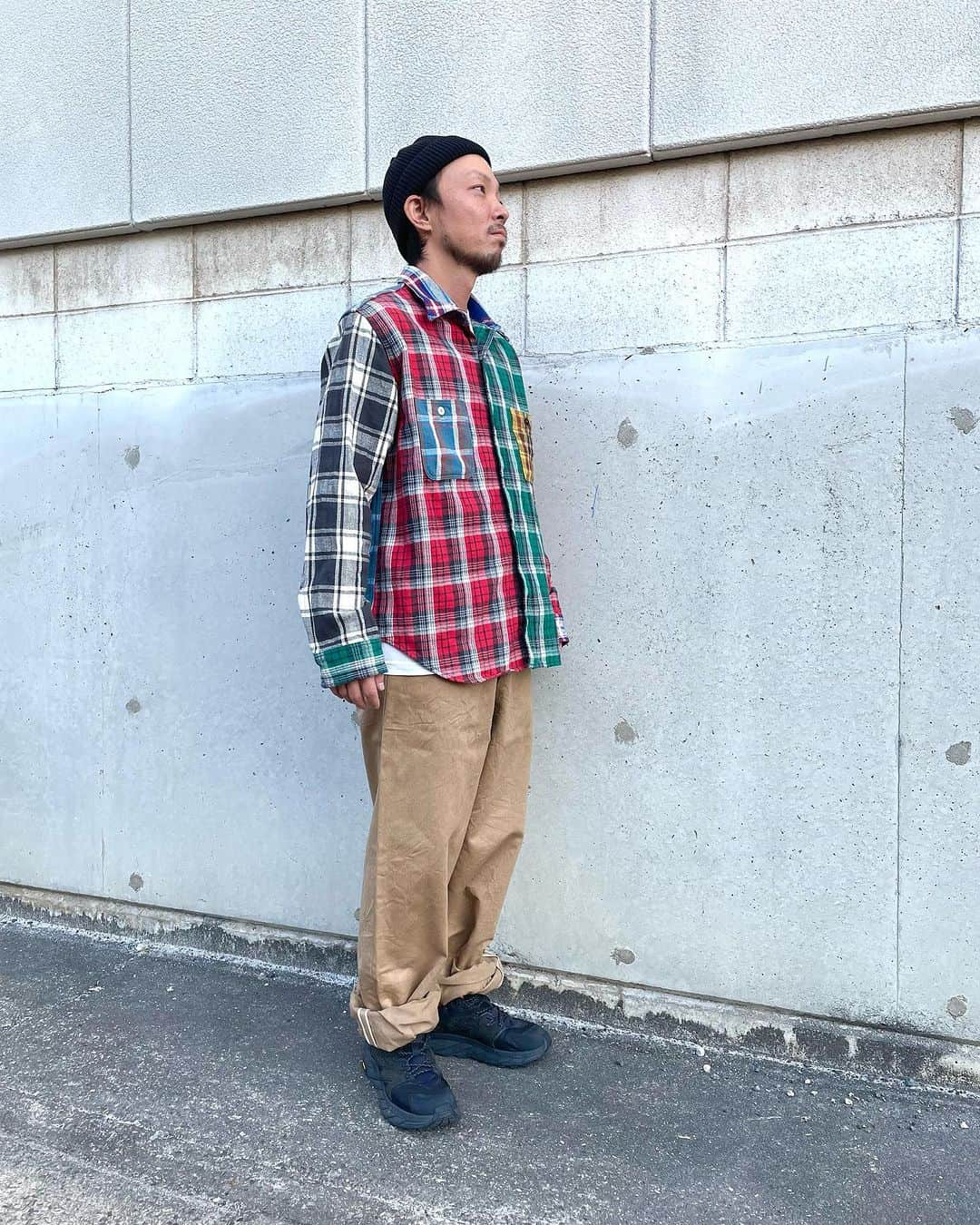 BIG JOHNさんのインスタグラム写真 - (BIG JOHNInstagram)「【Heavy Weight Flannel Crazy 】 過去に使用した生地を各パーツに配した、クレージーパターンのネルシャツを数量超限定で作りました。 公式オンランショップ限定商品です。 MS001CZ-SP サイズ:M,L 価格:27,500円（税込）  近日発売です。 お楽しみに！  matsu  @bigjohnjeans  @bigjohnshop  @bigjohntokyo  @bigjohnosaka  #bigjohn #bigjohnjeans #ビッグジョン #okayama #kurashiki #kojima #ジーンズ #デニム #denim #fashion #ootd #jeans #love #madeinjapan #flannelshirt  #japan  #model #国産 #アメカジ  #ブーツカット  #クラボウ #伝統 #革新#育てるジーンズ#新潟  #新潟県 #アメカジ男子#ボタン」11月22日 16時37分 - bigjohnjeans