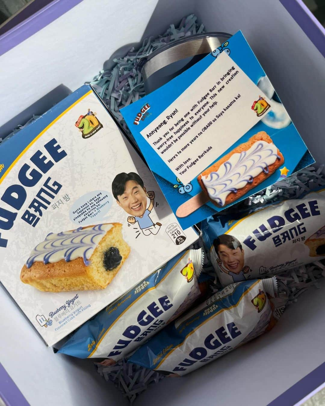 Ryan Bangさんのインスタグラム写真 - (Ryan BangInstagram)「FUDGEE BANG! Blueberry Yogurt 🫐  Now available at Supermarkets nationwide 🫶  #fudgeebang #퍼지방 #필리핀」11月22日 17時18分 - ryanbang