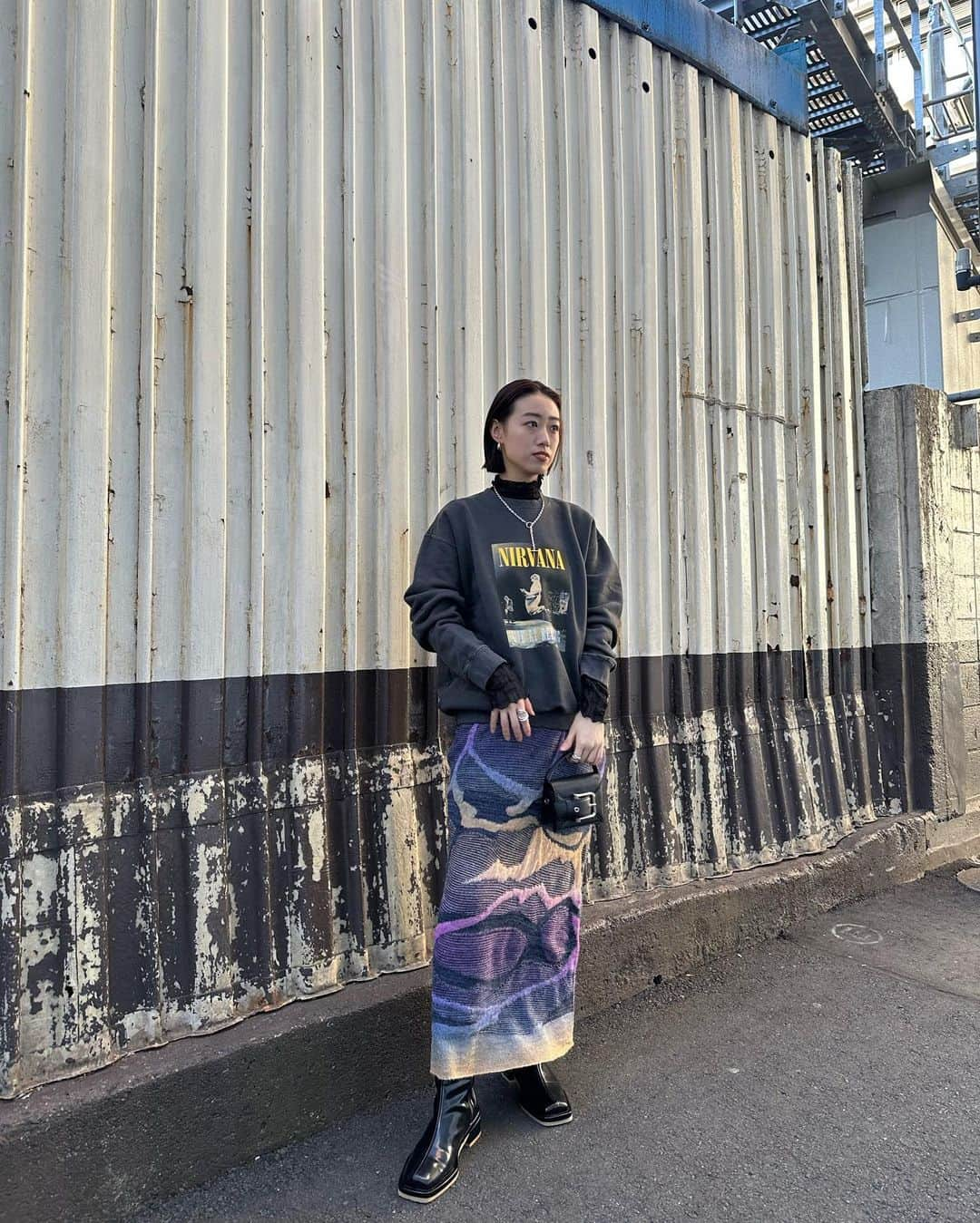 Ameri VINTAGE LUMINE SHINJUKUさんのインスタグラム写真 - (Ameri VINTAGE LUMINE SHINJUKUInstagram)「. NOW ON SALE———  【新宿店スタッフ着回しコーデ特集🧶】  ☑︎UND GRUNGE LOOSE KNIT TOP (02320160480) ￥17,600 tax in  ブラック/ミックス  ☑︎UND GRUNGE KNIT SKIRT (02320960530) ￥16,500 tax in  ブラック/ミックス S.Mサイズ  @aym__319 174cm Mサイズ着用  @__suzu128__ 158cm  @_23_ayana 164cm  Mana 156cm Sサイズ着用  @amerivintage #amerivintage  #ameri #ameri_staffsnap #ameri2023autumnwinter」11月22日 17時28分 - ameri_shinjuku