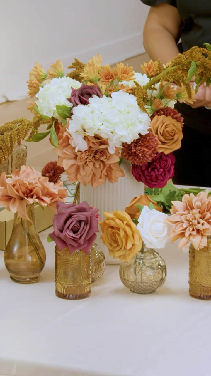 SHEINのインスタグラム：「Queen of all things party planning, @wifeoftheparty breaks down how to create an affordable centerpiece this holiday season. 👑 Shop the link in bio to grab your party essentials now!   🔗:https://shein.shop/sfpn3xe  #SHEINxWOTP」