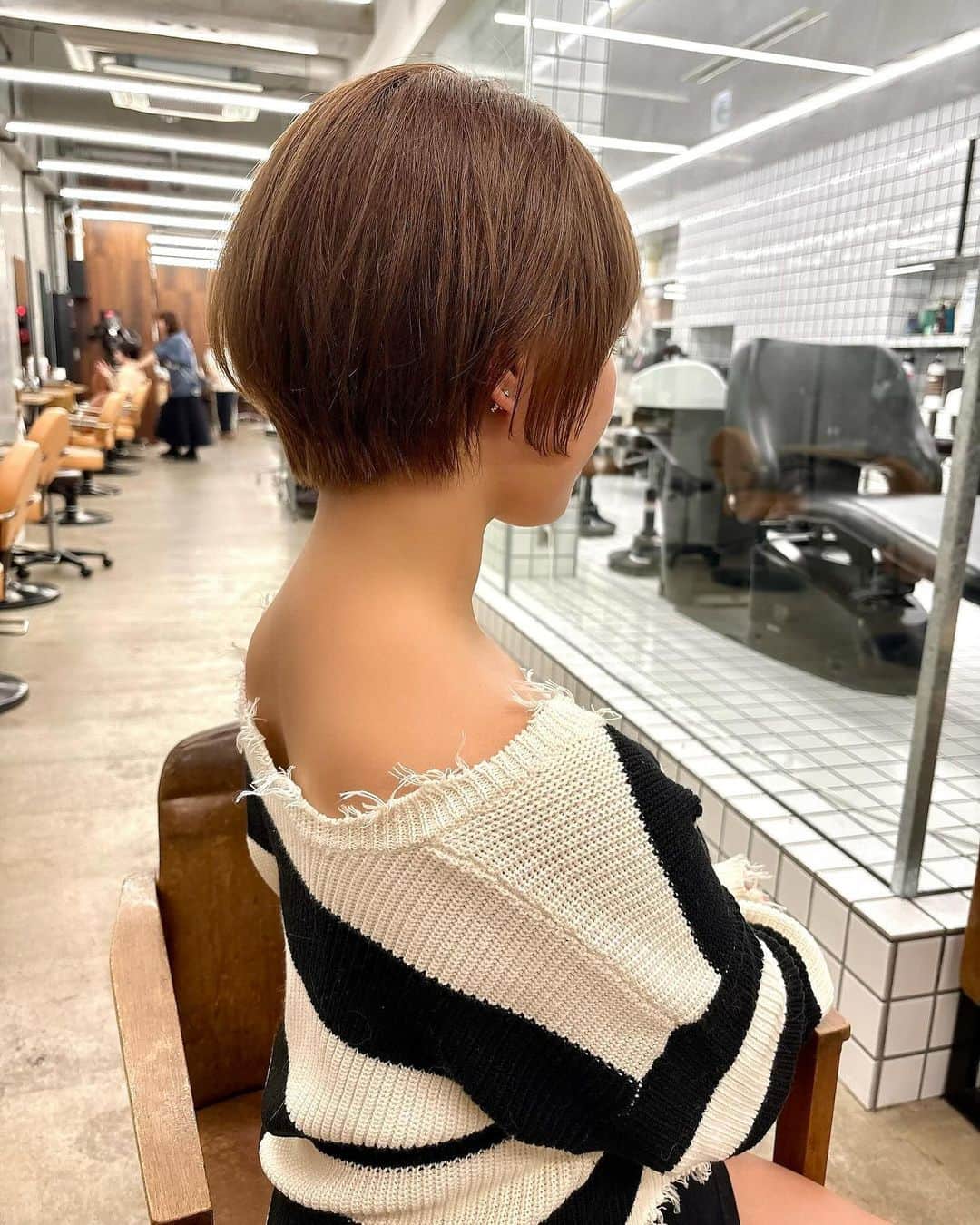 亜矢みつき（神谷充希）さんのインスタグラム写真 - (亜矢みつき（神谷充希）Instagram)「💇‍♀️ @masaki.k_   ﾁｮｺ色🤎🍫 おいしそう〜💩  いつも楽しい空間、ステキな髪型ありがとございます🎅ﾜﾁｬ  #ショートヘア  #ショートカット #ブリーチカラー  #ブリーチ #ショート」11月22日 17時25分 - ma.yamitsuki