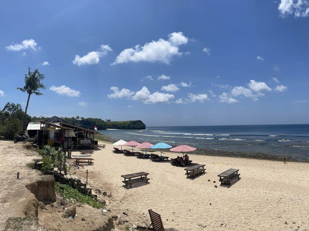 Ken Harakumaさんのインスタグラム写真 - (Ken HarakumaInstagram)「バリ島サーフィン🏄‍♀️ポイントBalangan Beachに移動しました❣️ ナイスシェープ🌊 @balanganwavesurfschoolbali  @balanganbeachbali  @international_yoga_center  #balanganbeach  #surfing  #サーフィン  #バランガンビーチ  #ケンハラクマ」11月22日 17時54分 - kenharakuma