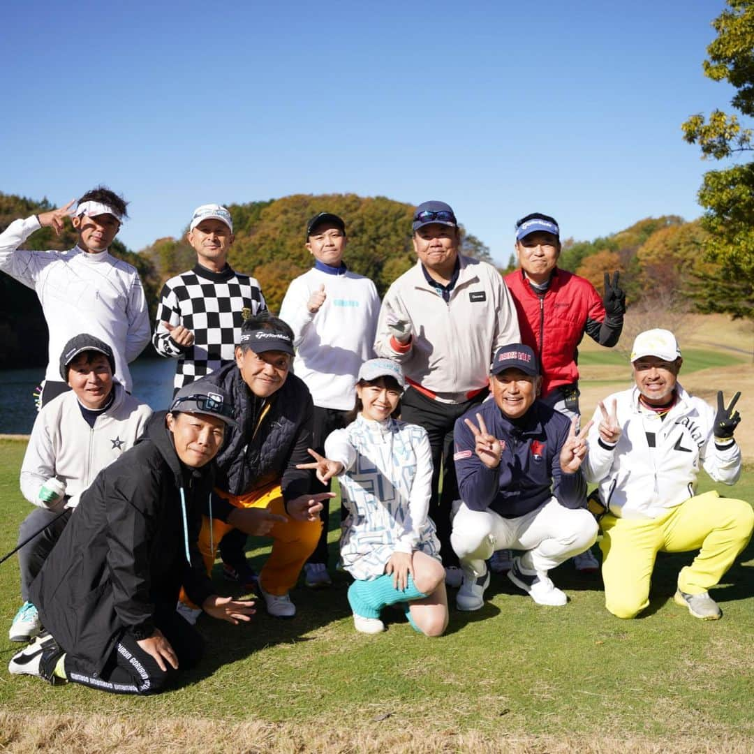 山内鈴蘭さんのインスタグラム写真 - (山内鈴蘭Instagram)「＼山内鈴蘭＆中井学プロ 2days Premium Golf ROUND⛳️／  1泊2日の2ラウンド＆ディナーショー🎤 様々なイベントを盛り込んだ新しいゴルフコンペ🥰  初めてのプレミアムなイベントを開催させて頂きました❤️  ⚫︎1日目は… 山内鈴蘭と中井学プロと各組9ホールずつラウンド⛳️  9ホールもご一緒させて頂くイベントは初めて！ お客様と過ごす時間は本当に楽しく幸せでした😍 (負けて悔しい…笑)  その後は、Gorurun販売会→ディナーショーへ🍽🎤💕  グランドエクシブ那須白河の 【最高級ディナーコース】にておもてなし😍 中井学プロとの秘話トークショーや、山内鈴蘭のライブディナーショーを行いました🥺㊙️笑  私も楽しすぎて、🍺沢山飲んだよ。笑 AKB48のバキバキに踊る4曲もリクエストあって、全力で歌って踊ったわい。笑 お客様の笑顔が沢山溢れた時間だったなぁ🌈  ⚫︎2日目は… 前日と違うお客様と9ホールラウンド⛳️ 2時間半も一緒にいられるイベントは他に無かったから、新しい一面を知れて嬉しかったです🥺❤️‍🔥  2日目は、豪華賞品をかけたゴルフコンペを開催⛳️！！！  ブシュネルの距離計や、 オデッセイのパター、 高級食材の蟹だったり、 プレミアムなコンペだからこその賞品に🥰🥰🥰  まだまだ書き足りない、、🥺❤️  そして、お忙しい中ご一緒して下さった中井学プロ！！ 華を添えて頂き本当にありがとうございました🥰  学さんとの出会いは私にとって宝物です。  これからも一緒に笑い合える楽しいお仕事をしていけたらいいな🌸 勿論！プライベートもよろしくお願いしますね😆🌈  今回ご協力頂いたゴルフ場とホテルは… ゴルフブランドGorurun(@gorurun_ )をショップにて販売させて頂いております♫  📍グランディ那須白河ゴルフクラブ様 🏨グランドエクシブ那須白河様  にて、開催させて頂きました🌈 ディナーショーのステージや横断幕も作って下さり、、支配人様やスタッフの皆様のお気遣いに、本当に感謝しております🌸ありがとうございました🥰🥰🥰  ゴルフを通じて出会うご縁に感謝。  本当にご縁に感謝だよ☺️❤️❤️❤️❤️❤️❤️  #ありがとう  #ゴルフ #ゴルフコンペ #グランディ那須白河ゴルフクラブ #福島県 #福島県ゴルフ #ゴルフイベント #プレミアムイベント #ゴルフイベント企画 #イベント企画 #中井学プロ #ホテルディナー #ゴルフ女子 #gorurun #ゴルラン #ゴルフで繋がるご縁を大切に」11月22日 17時56分 - xxsuzuranxx