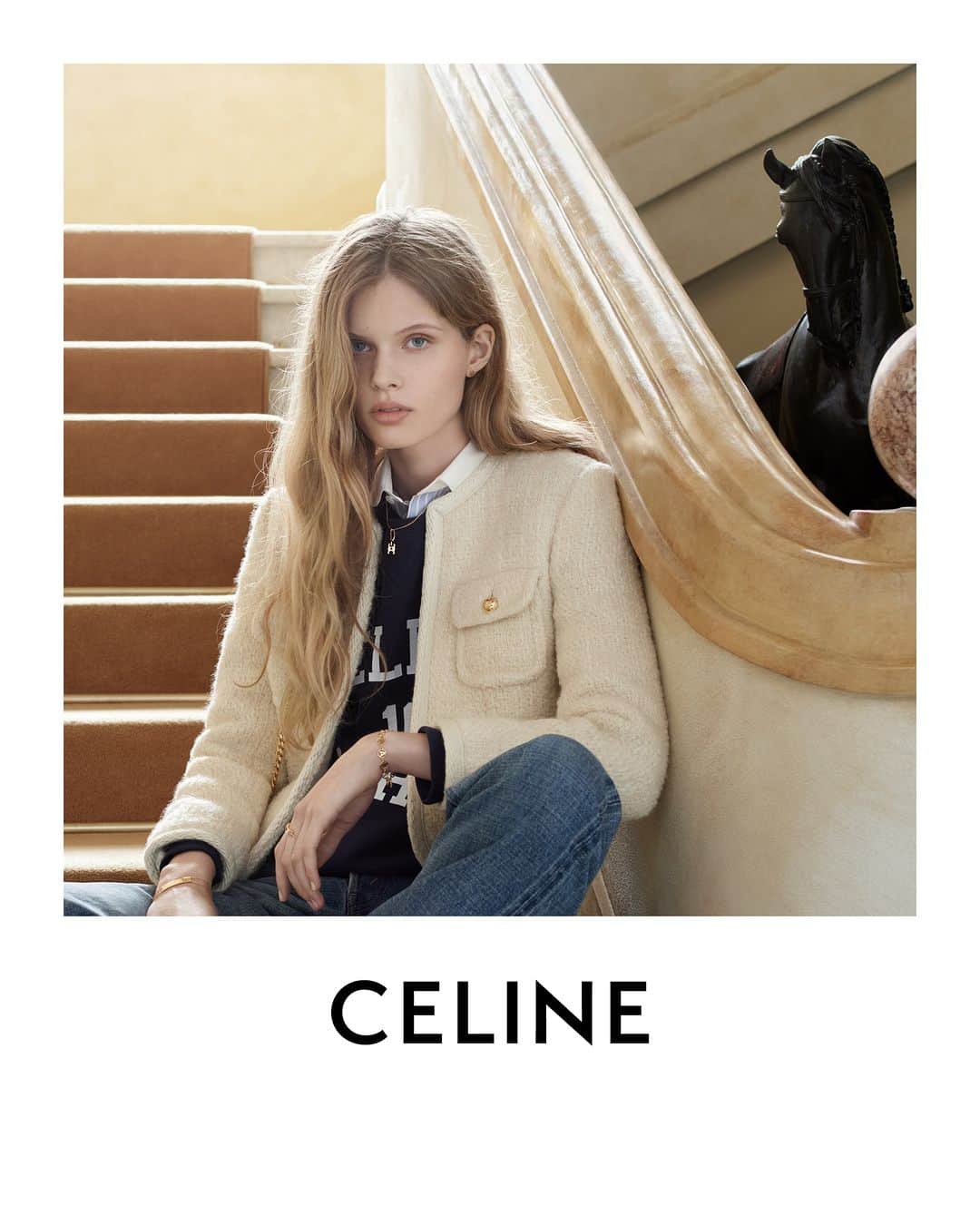 Celineさんのインスタグラム写真 - (CelineInstagram)「LA COLLECTION DES GRANDS CLASSIQUES 07  CELINE CHASSEUR JACKET   COLLECTION AVAILABLE NOW IN STORES AND ON CELINE.COM  IDA @HEDISLIMANE PHOTOGRAPHY AND STYLING SAINT-JEAN-CAP-FERRAT MARCH 2023  #CELINEBYHEDISLIMANE」11月22日 18時00分 - celine
