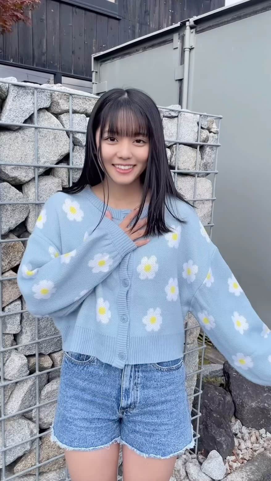 のインスタグラム：「これ踊るの楽しかった～🥳🩵 沢山見てね～ᕷ*.°  #松島かのん #制コレ22 #準グランプリ #リール #動画 #リール動画 #黒髪 #セミロング #愛媛 #jk #ljk #17歳 #06 #follow #followme」
