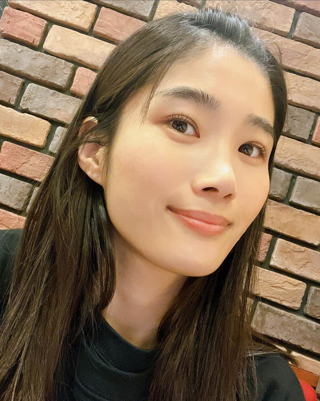 浅海ゆづきのインスタグラム：「でこゆっづ 明日はリリイベです！ みんな来てくださーい！😉💕 みんなと握手してチェキ撮ってお話ししてって楽しみだなぁ〜🥺❤️ イベントだいすき！」