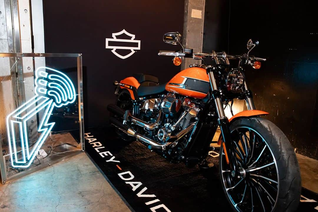 Block.fmさんのインスタグラム写真 - (Block.fmInstagram)「Harley Davidson Japan Thank you for supporting 「block.fm 12th Anniversary Road To BLOCK.FESTIVAL」!!!  イベント当日、WOMB入り口すぐの場所には、ハーレー ダビッドソンの2023年新モデル「Breakout™ 117」を展示したフォトスポットが設置。来場者は迫力あるバイクにまたがり、記念撮影を楽しんでいました。  @harleydavidsonjapan   #blockfm #BFM12th」11月22日 18時05分 - blockfm