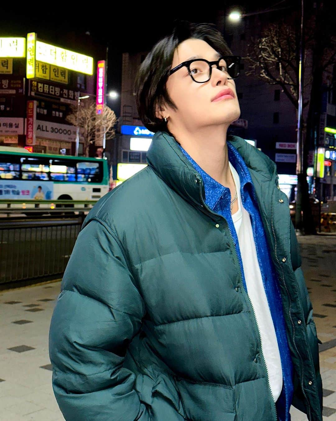 ジョンヒョクのインスタグラム：「깐머 덮머 모가 더 나음? 난 패딩 ㅎ #플랙 #plac」