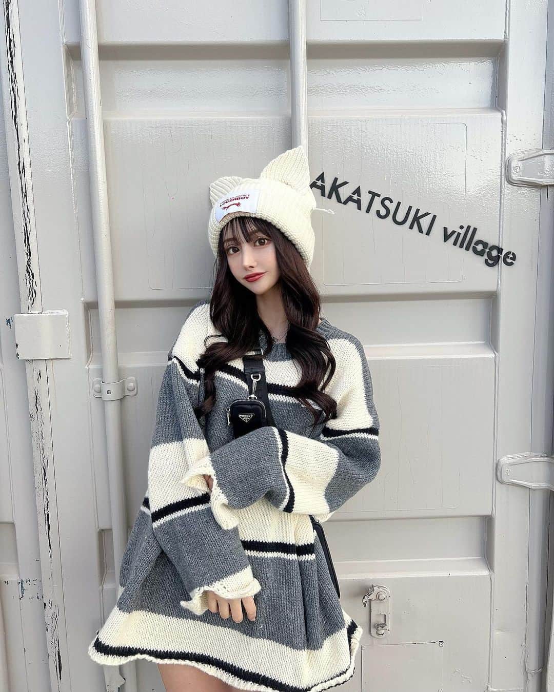 SHIHOさんのインスタグラム写真 - (SHIHOInstagram)「. . 🤍🤍🤍🤍🤍🤍🤍🤍🤍 . . 今日は撮影までのんびりしてた🫶 寒くなってきたからみんな体調気をつけてね☺︎！ . . .」11月22日 18時26分 - cham_pipi