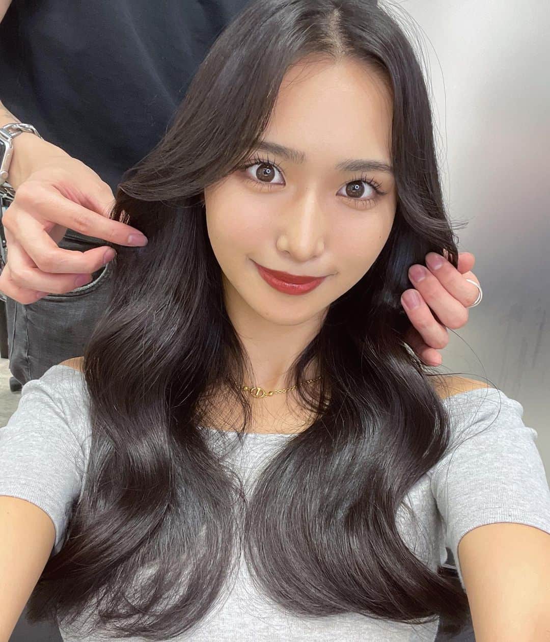 ナカシオさんのインスタグラム写真 - (ナカシオInstagram)「保存を必ずお願い致します 顔まわりのこだわりがあるので 必ず可愛くなります カウンセリングの際に 【カラー・仕上げ】僕があなたに合わせて必ず可愛くします お出かけ前に是非  #渋谷美容室 #くびれヘア#渋谷 #ワンホンヘア#顔周りカット」11月22日 18時28分 - naka0523