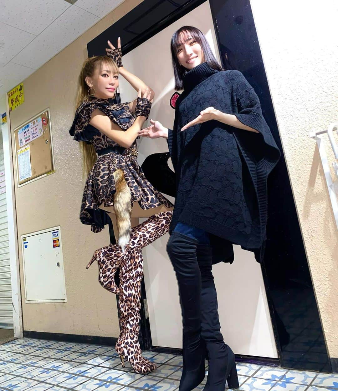 ゆしんさんのインスタグラム写真 - (ゆしんInstagram)「． ［ayumi hamasaki 25th Anniversary Live Tour］ 第二幕、宮城公演に参戦してきました🔥  @a.you   何かに訴えかけてるようにも見える叫びが心臓貫きました。 第一幕に参戦できなかった分、超超超楽しみにしてた第二幕… 感無量とはこのこと。瞬きを忘れるぐらい真剣すぎて目薬さしまくった‼︎笑（これから参戦されるTAの皆様目薬必須よ〜）👁️  そして初の宮城、仙台上陸物語だったので 名物を片っ端から食べて大満足🤤 仙台の自称ayuことりょうちゃんとサッコにも会えた😂w  #ayu47都道府県tour #ayu25thanniversary #第二幕」11月22日 18時32分 - yushin0725