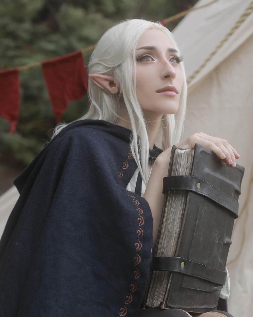 ナイトのインスタグラム：「Elf Sorcerer 🧝‍♀️ Had the opportunity to wear this pretty elf look for a @deerstalkerpictures project 💫 I’m wanting to get more into fantasy/DND cosplay these days, it’s so much fun!  Sorcerer | @knitecoser  Photo | @crow_zoey   #dnd #dungeonsanddragons #elf #fantasy」