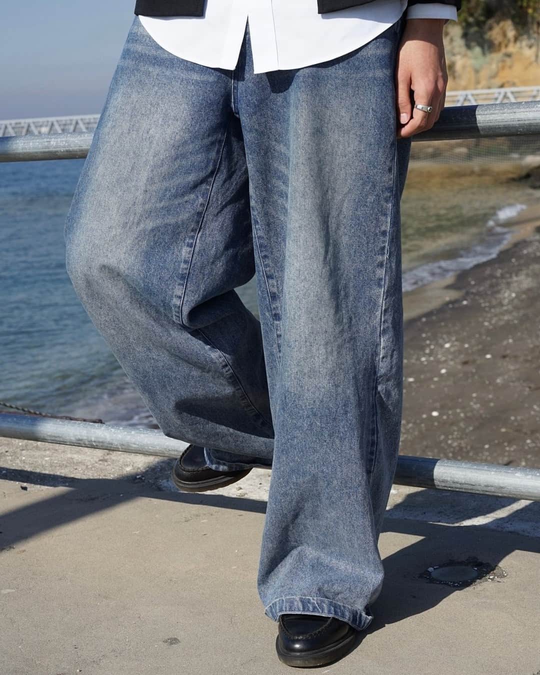 Fashionsnap.comさんのインスタグラム写真 - (Fashionsnap.comInstagram)「Name: 渡邊康太 / 嶋村僚太⁠ Occupation: モデル / 役者⁠ ⁠ Outer #NOILL⁠ Tops #MaisonMargiela⁠ Pants #BOTTEGAVENETA⁠ Pants #SULLENTOKYO⁠ Shoes #GHBASS⁠ Ring #vintage⁠ ⁠ Photo by @you__1009⁠ ⁠ #スナップ_fs #fashionsnap #fashionsnap_men」11月22日 18時44分 - fashionsnapcom