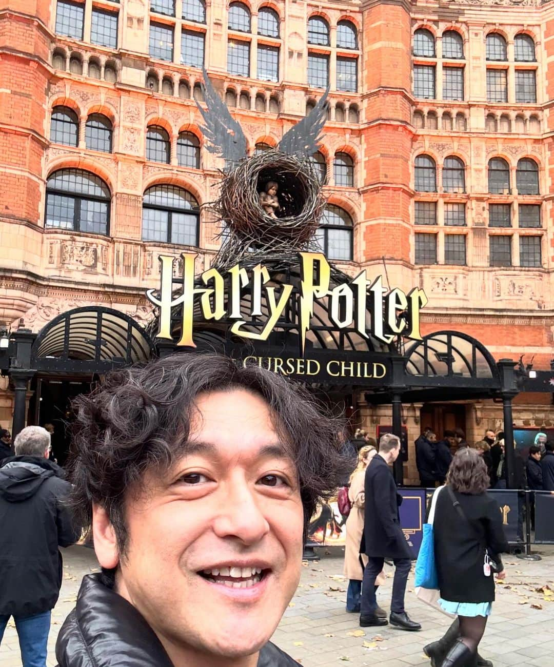 石丸幹二のインスタグラム：「7年目のメンバー最高でした #ハリーポッターと呪いの子 #ロンドン　🇬🇧 #石丸幹二」