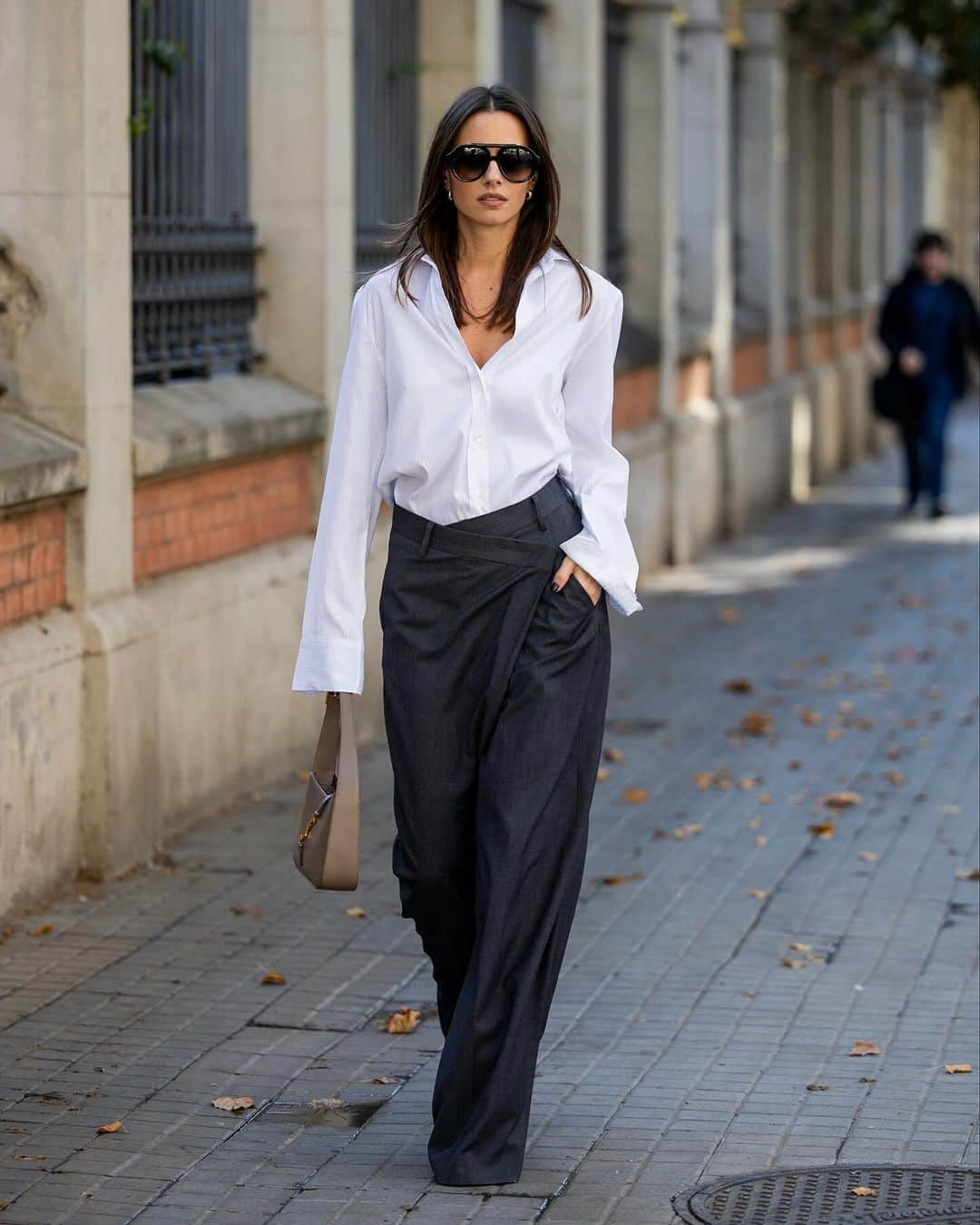 Zina Charkopliaのインスタグラム：「Trouser skirt: a statement that embodies a seamless blend of sophistication and modern flair #trouserskirt #fashion #style #ysl 📷 @thestyleograph」