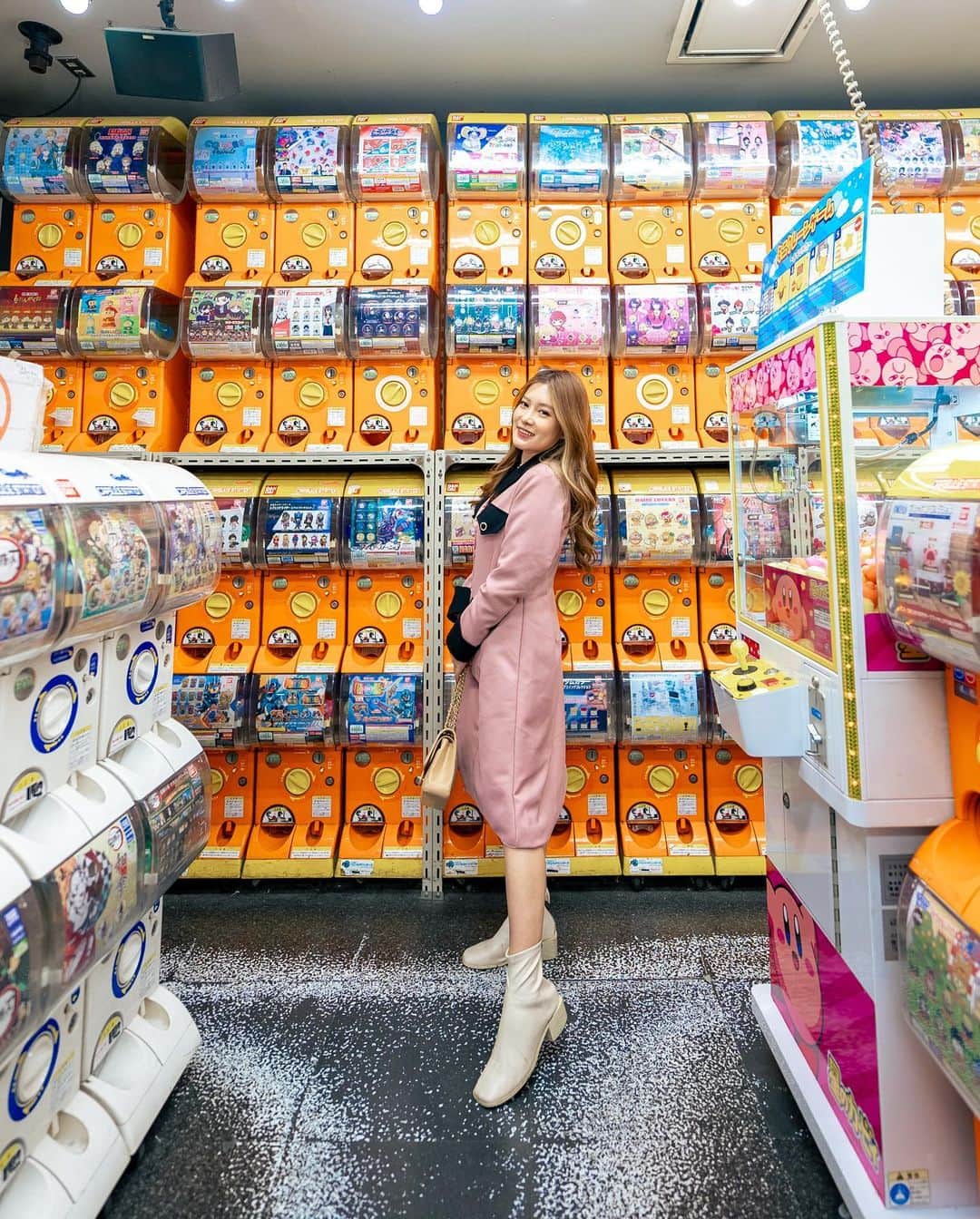 Stella Leeさんのインスタグラム写真 - (Stella LeeInstagram)「Iconic shots of Akihabara, Tokyo 🇯🇵 When I first came to Tokyo, it was difficult to find where to take the iconic shot of the area to not waste my time, and my legs 🤣  Therefore I create Tokyo 100 SPOTS on www.stellartravelguide.com to help you take this shots, and should only take you less than 1 hour per area 🫣」11月22日 19時22分 - stellalee92