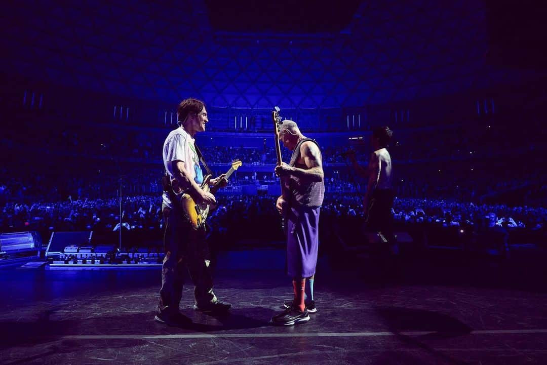 Red Hot Chili Peppersさんのインスタグラム写真 - (Red Hot Chili PeppersInstagram)「Hey. Thank you Chile ❤️」11月22日 19時22分 - chilipeppers